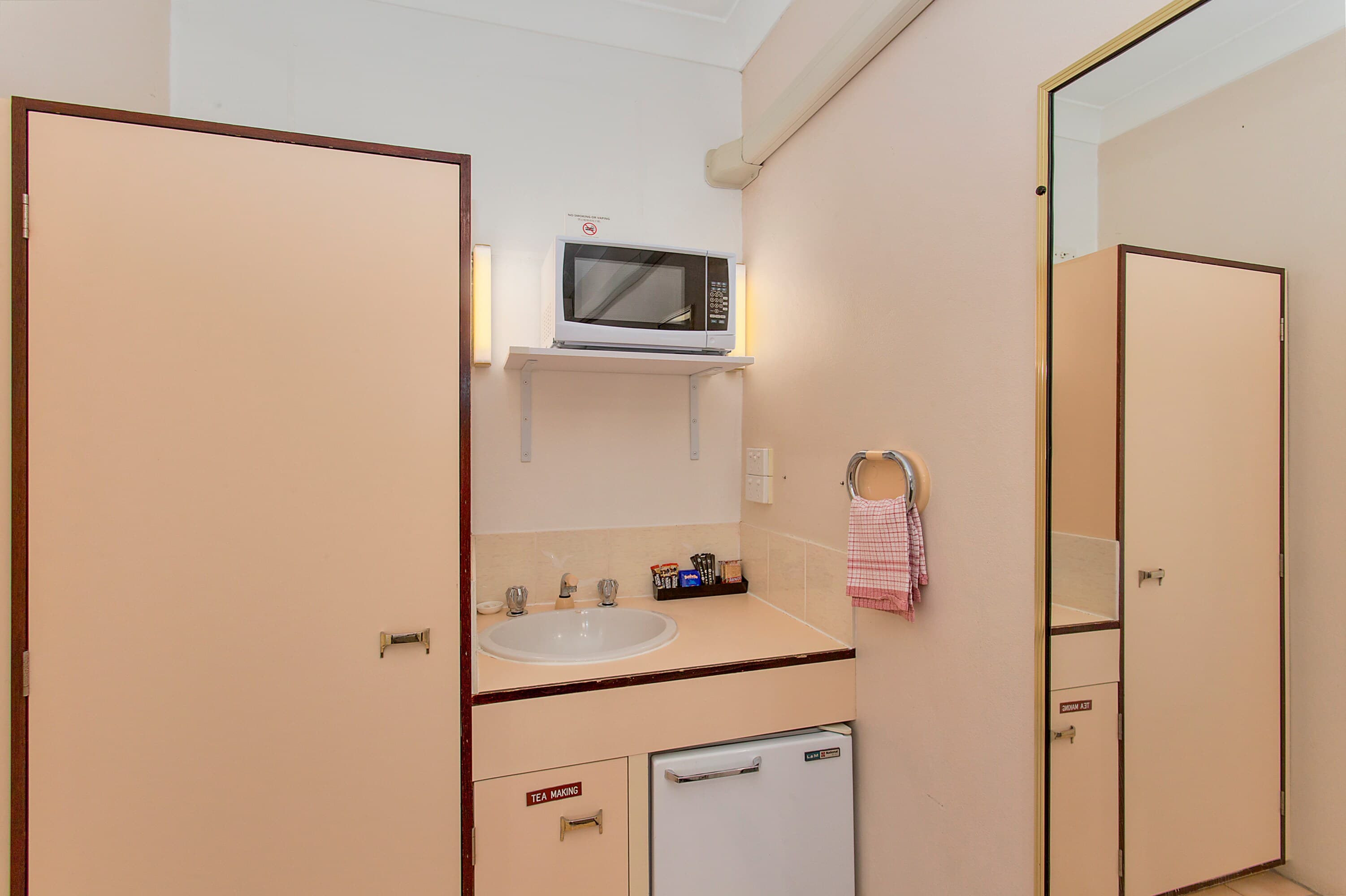 Econo Lodge Savannah Park Tamworth — 12