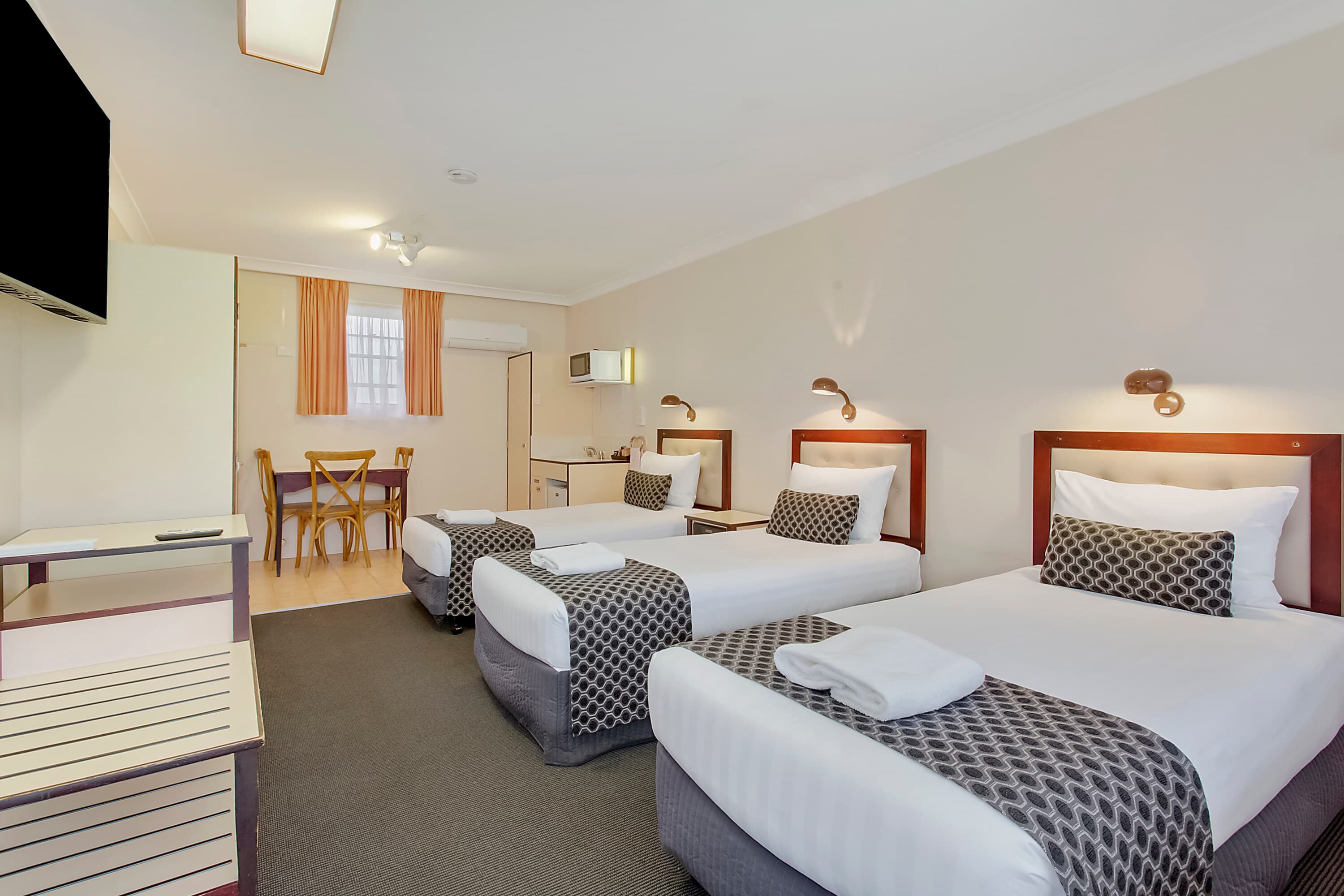 Econo Lodge Savannah Park Tamworth — 16