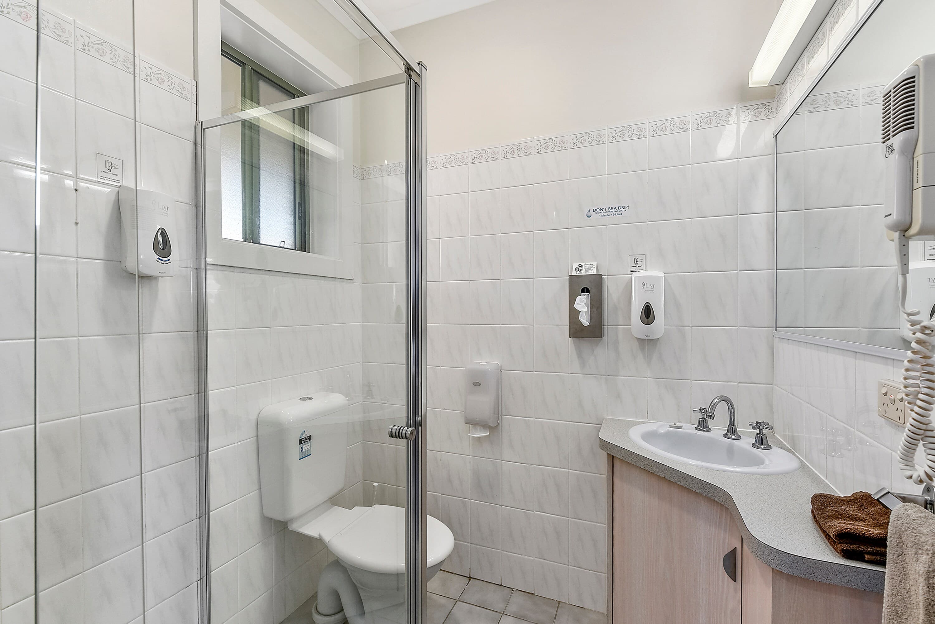 Comfort Inn The Lakes — 11