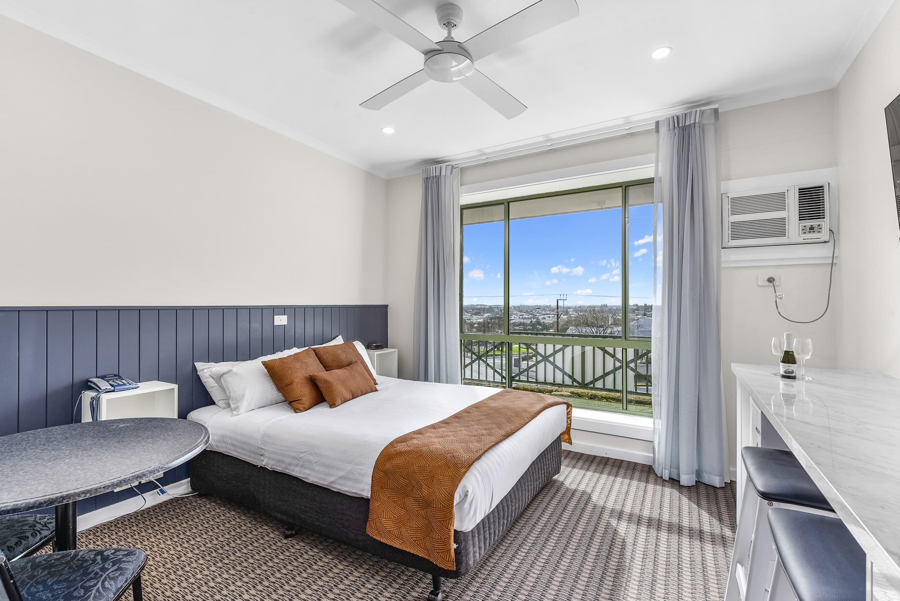 Comfort Inn The Lakes — 9