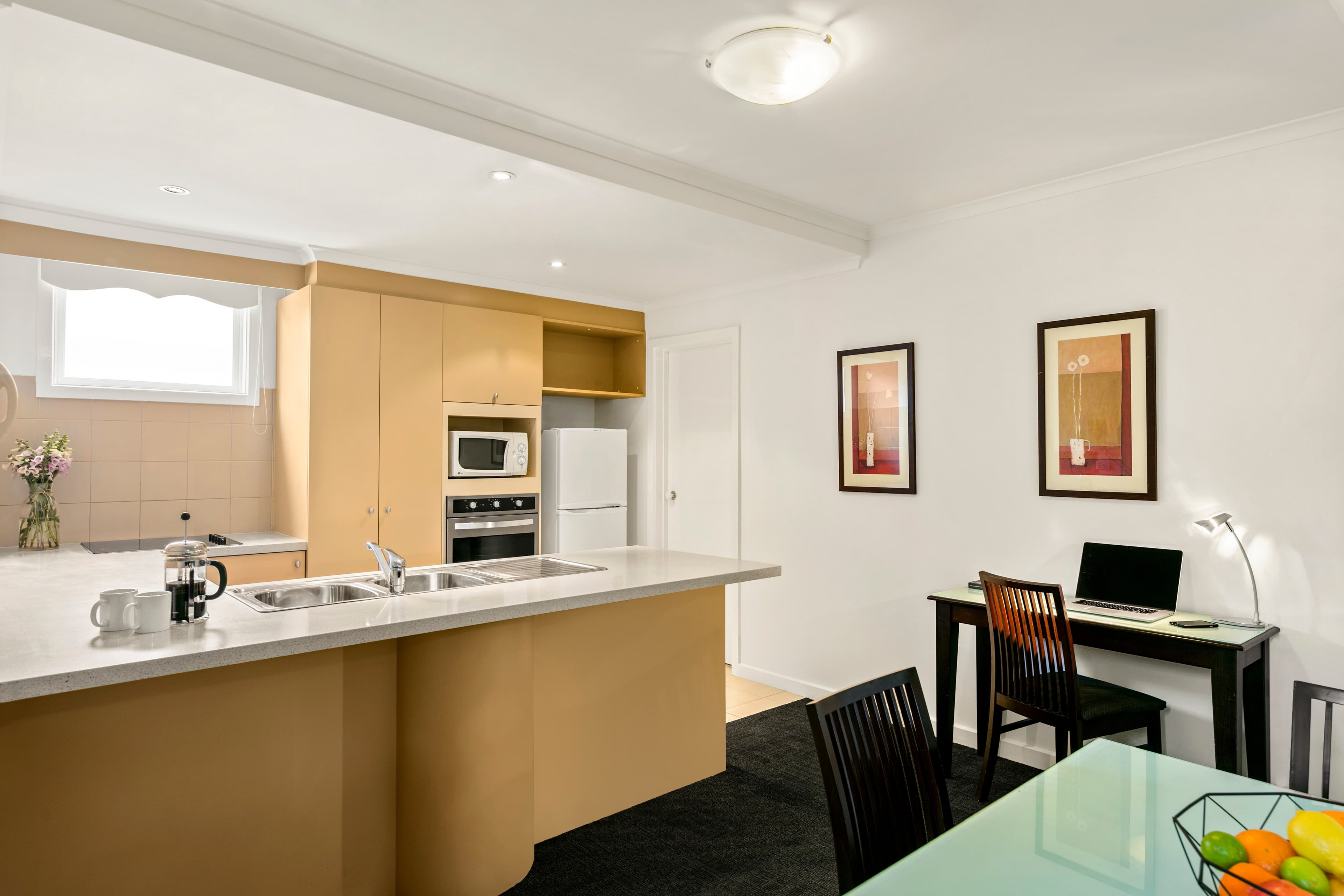 Comfort Apartments Royal Gardens - Image 4