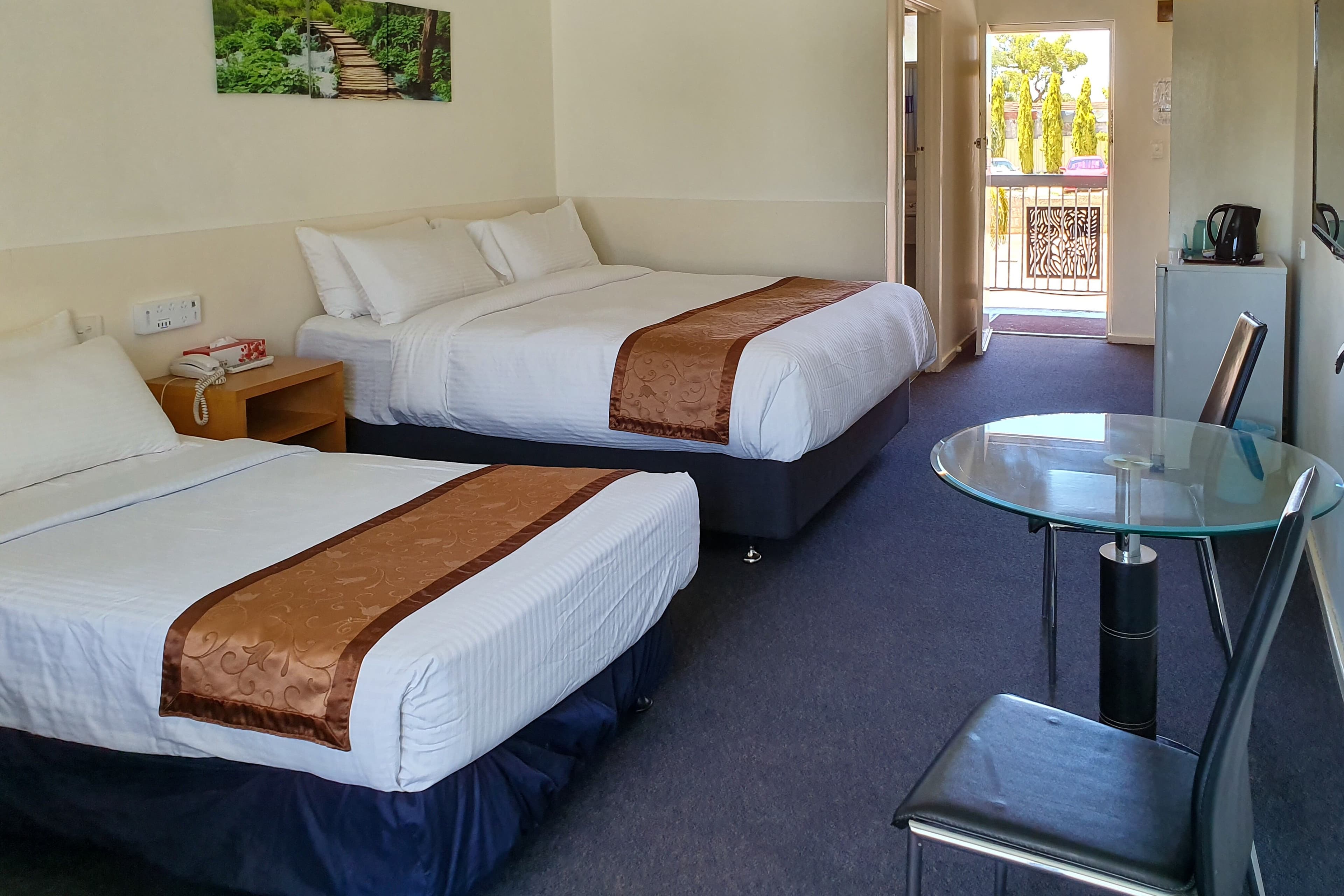 Econo Lodge Rivervale - Image 5