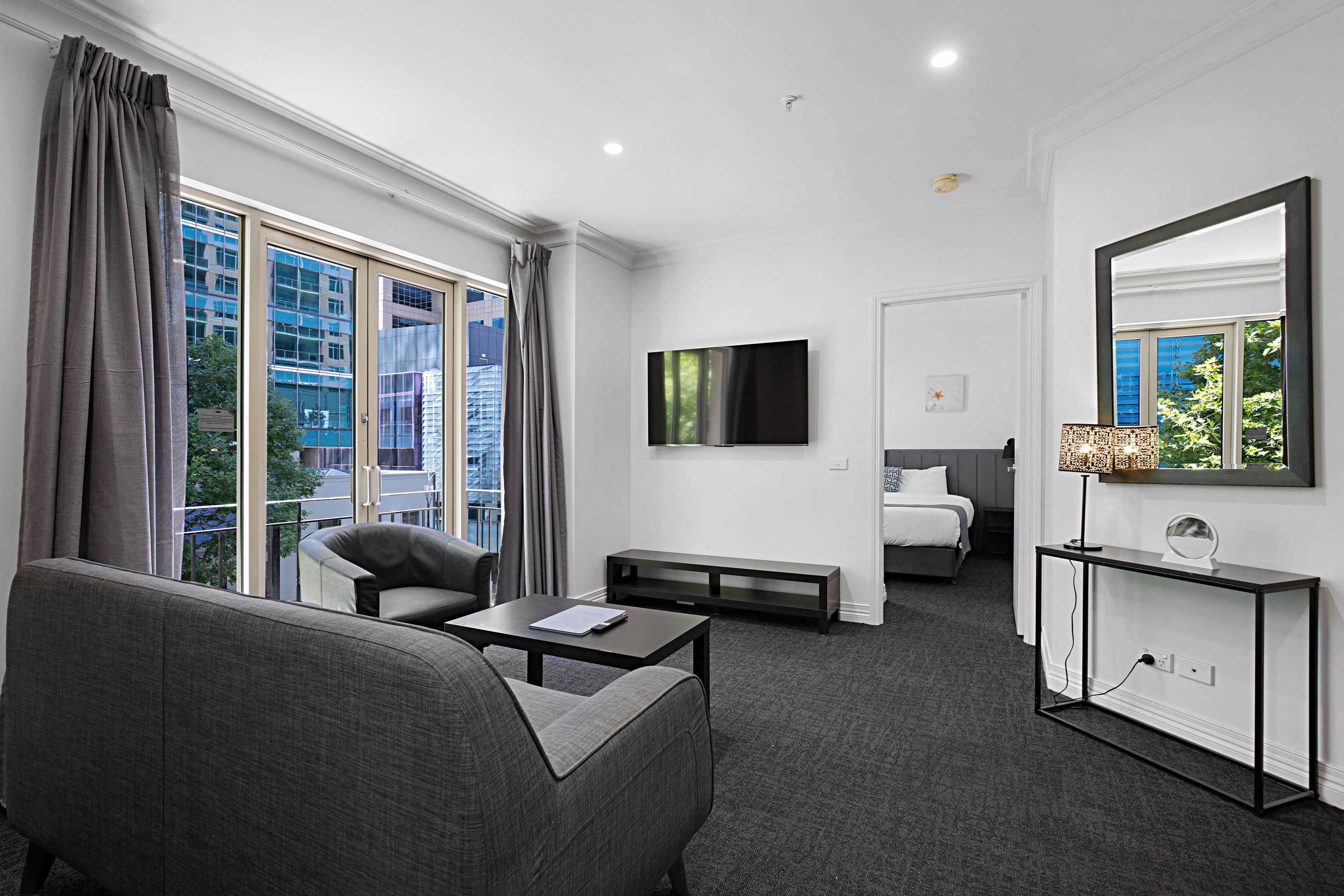 Comfort Apartments Melbourne Central - Image 5