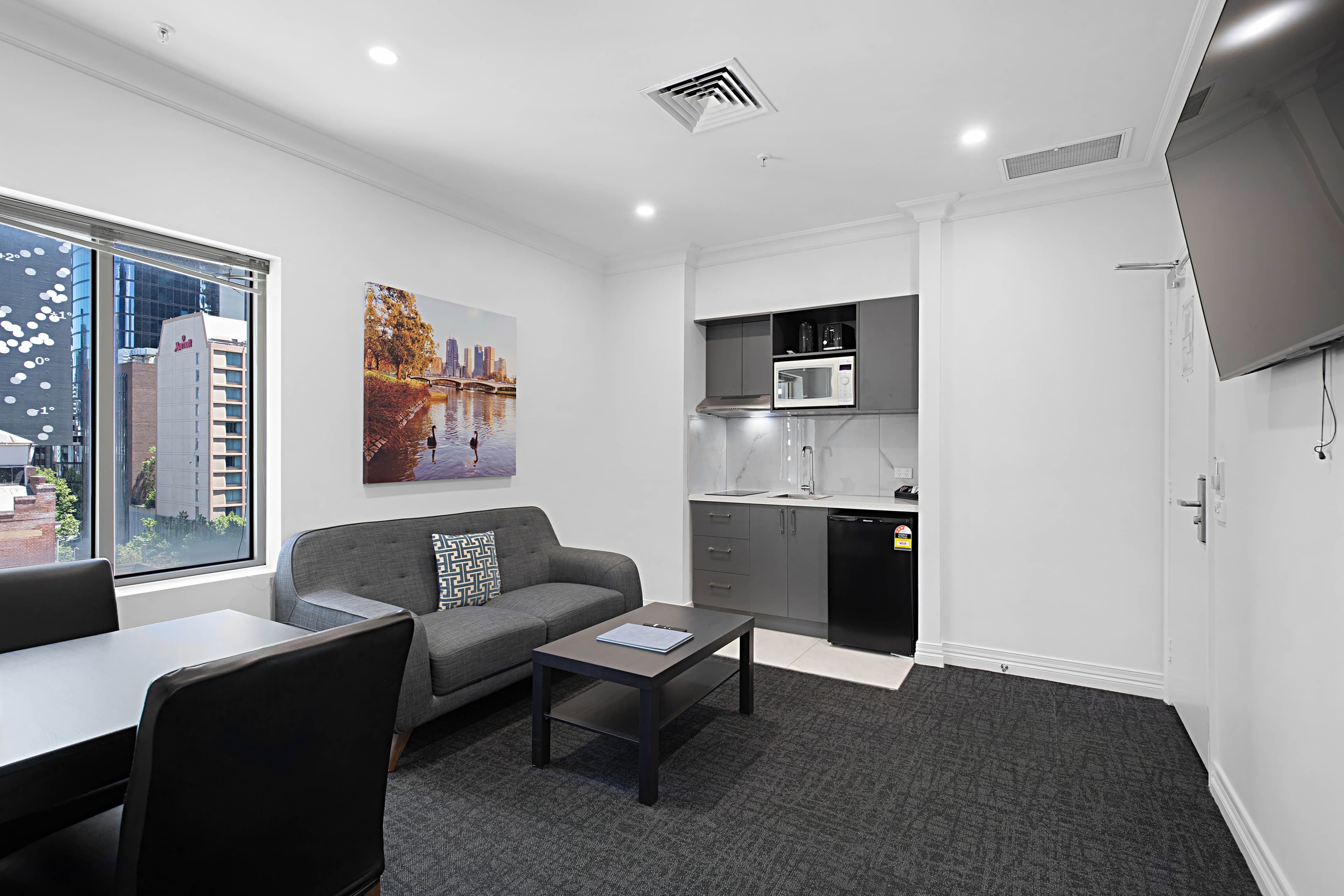 Comfort Apartments Melbourne Central — 13