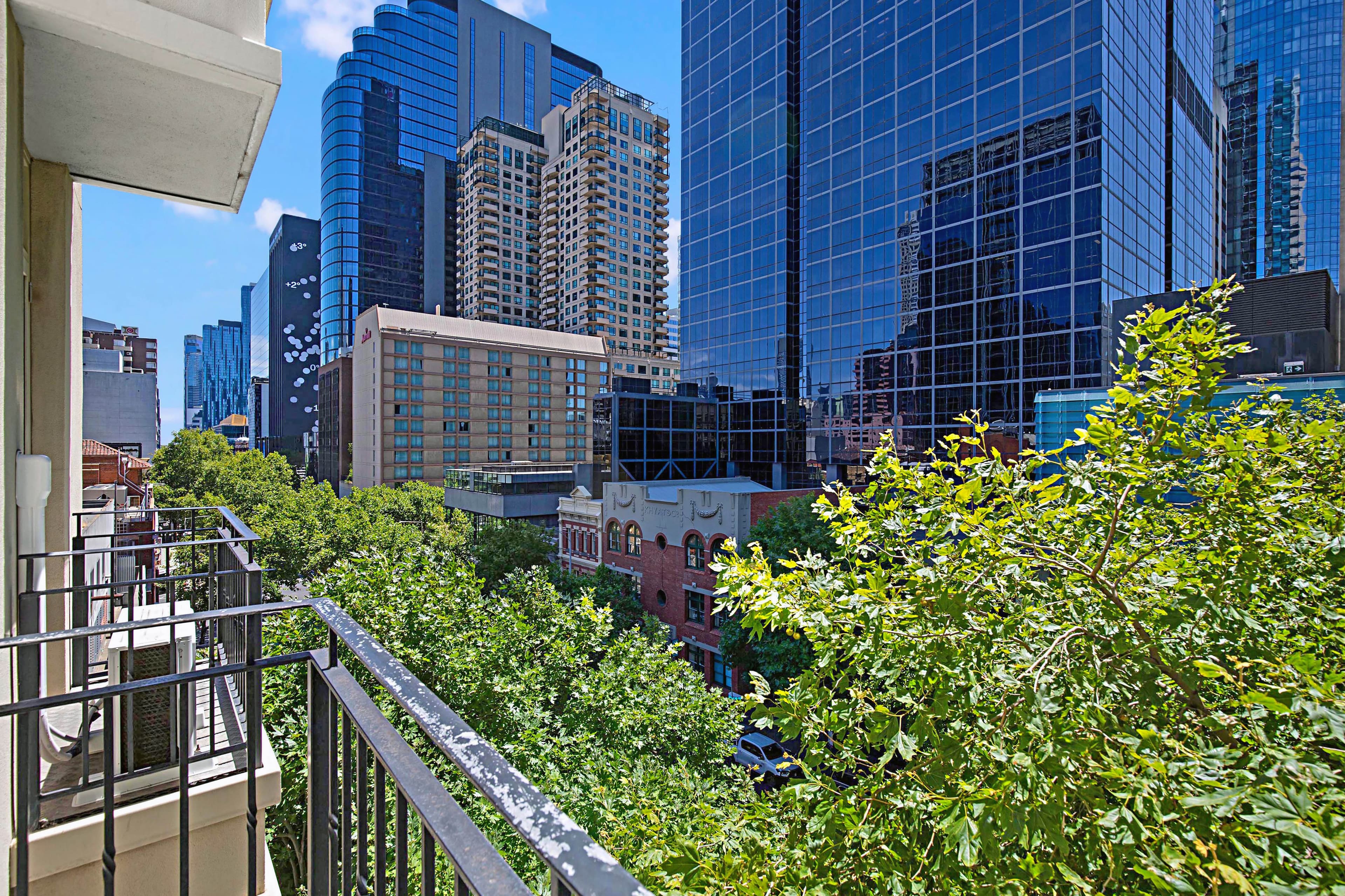 Comfort Apartments Melbourne Central — 23