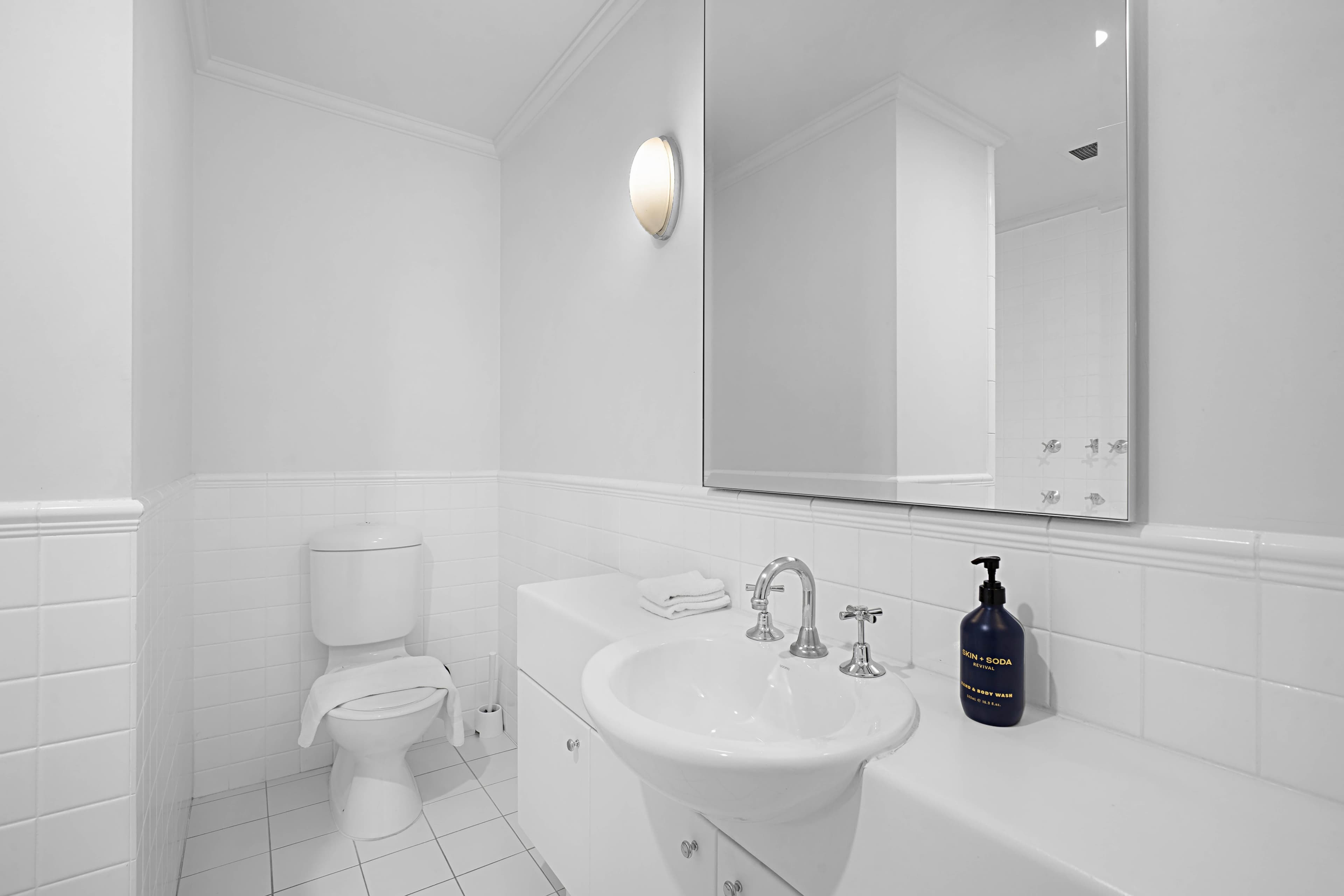 Comfort Apartments Melbourne Central — 46