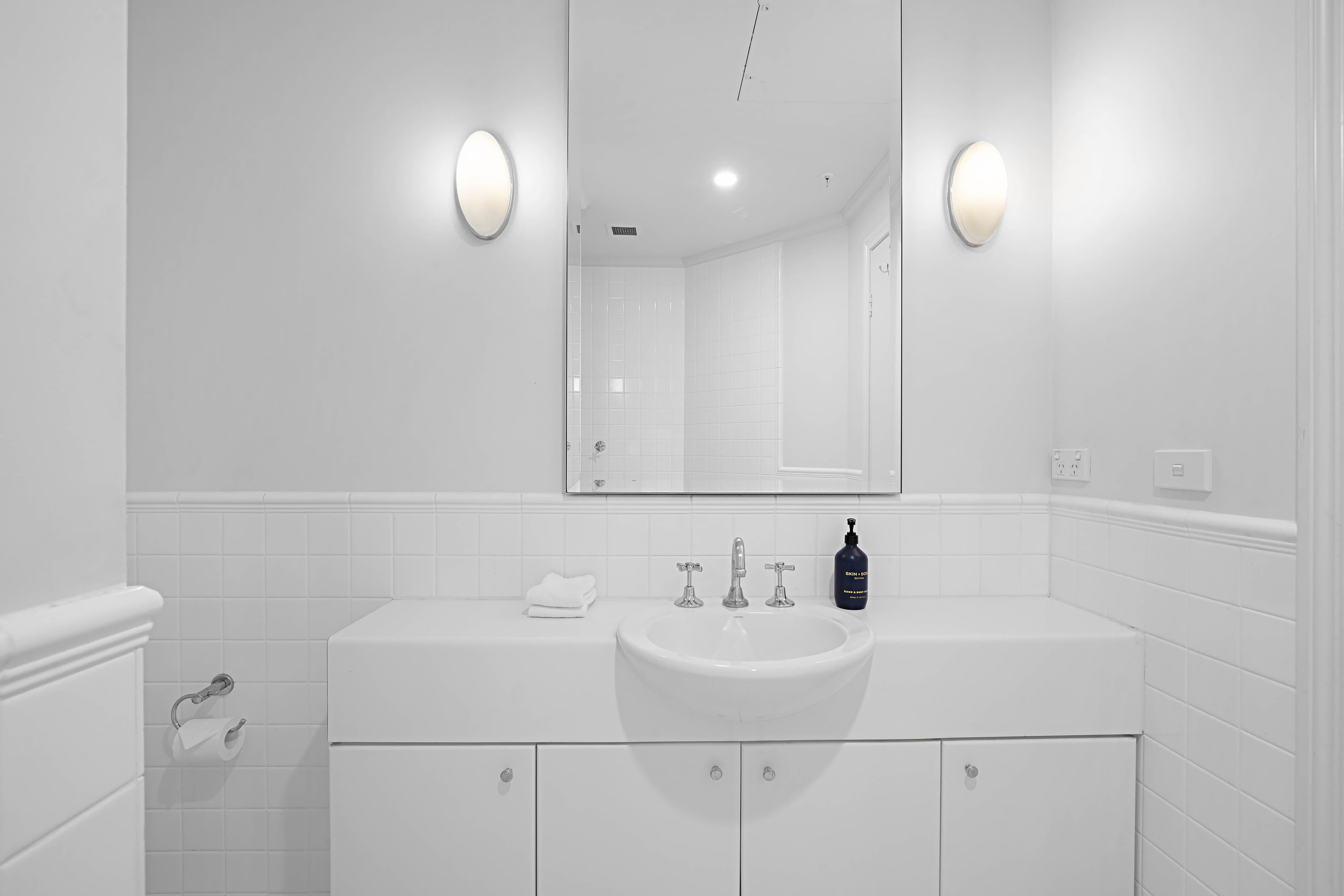 Comfort Apartments Melbourne Central — 57