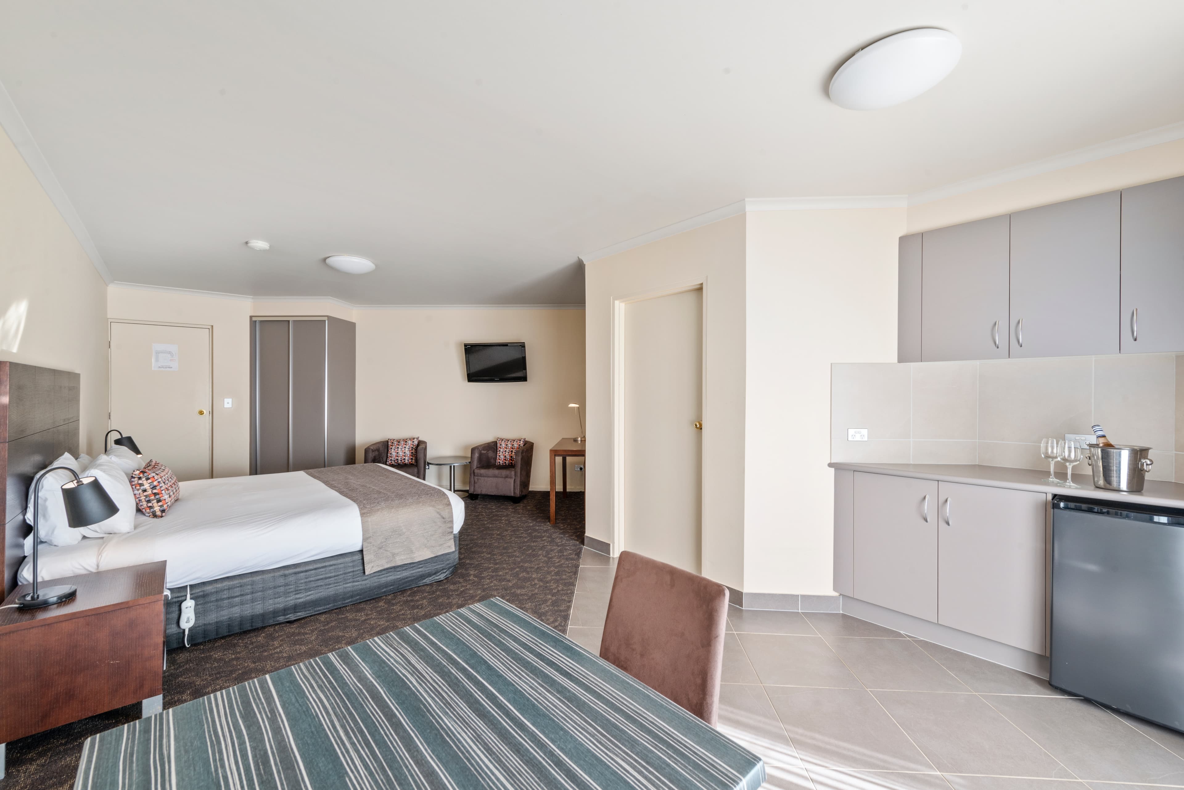 Comfort Inn Clubarham - Image 5