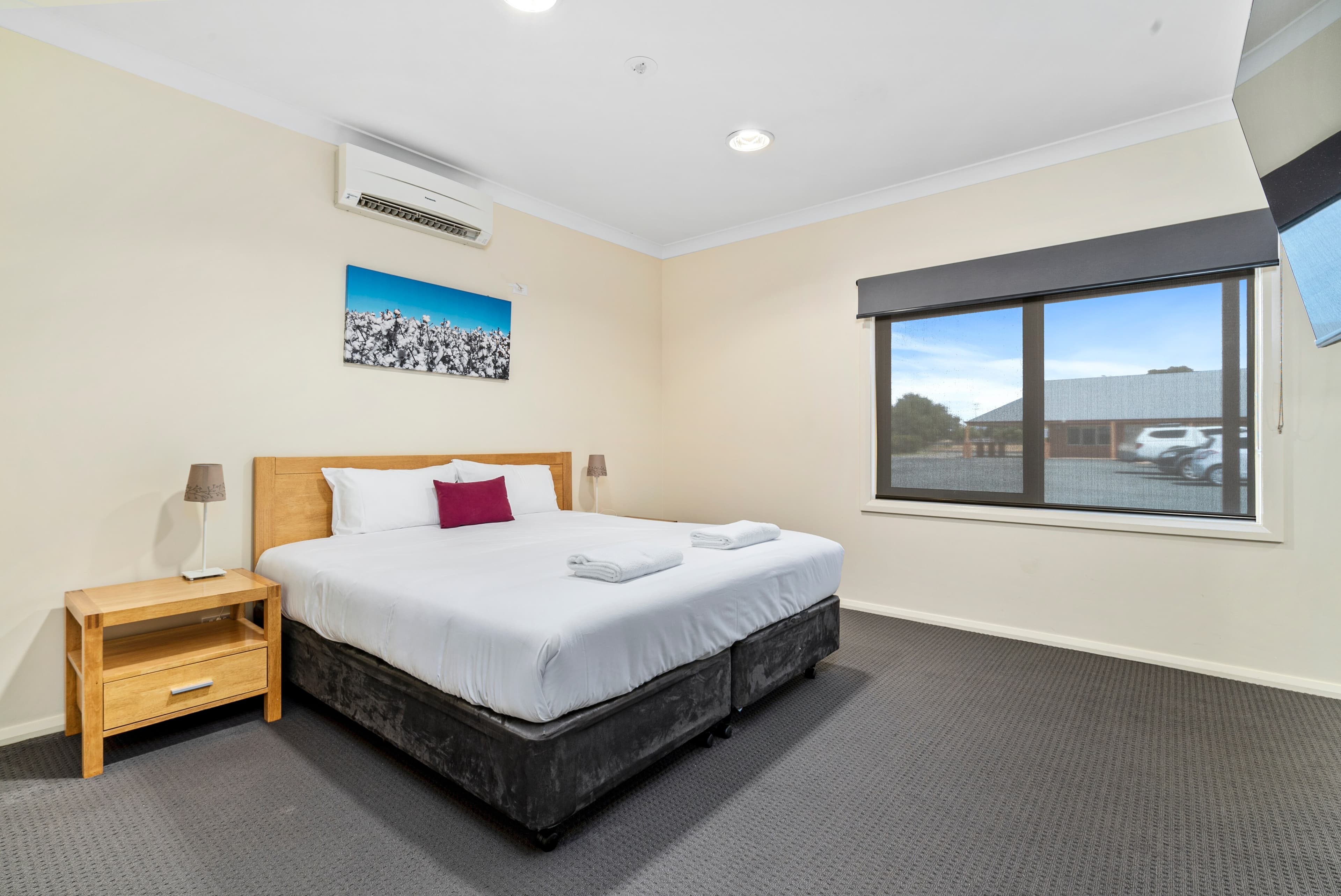 Comfort Inn Bishops Lodge - Image 2