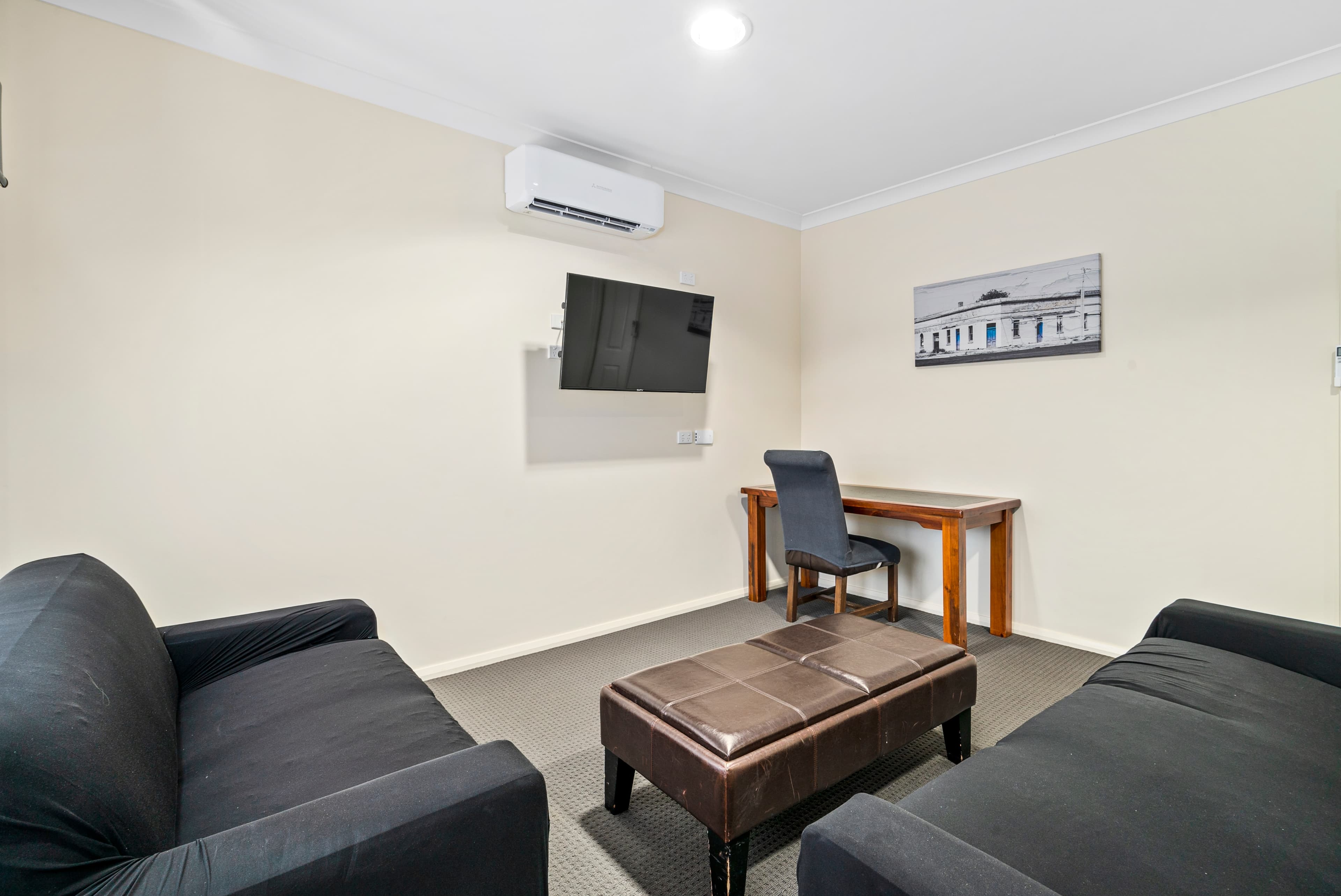 Comfort Inn Bishops Lodge - Image 4