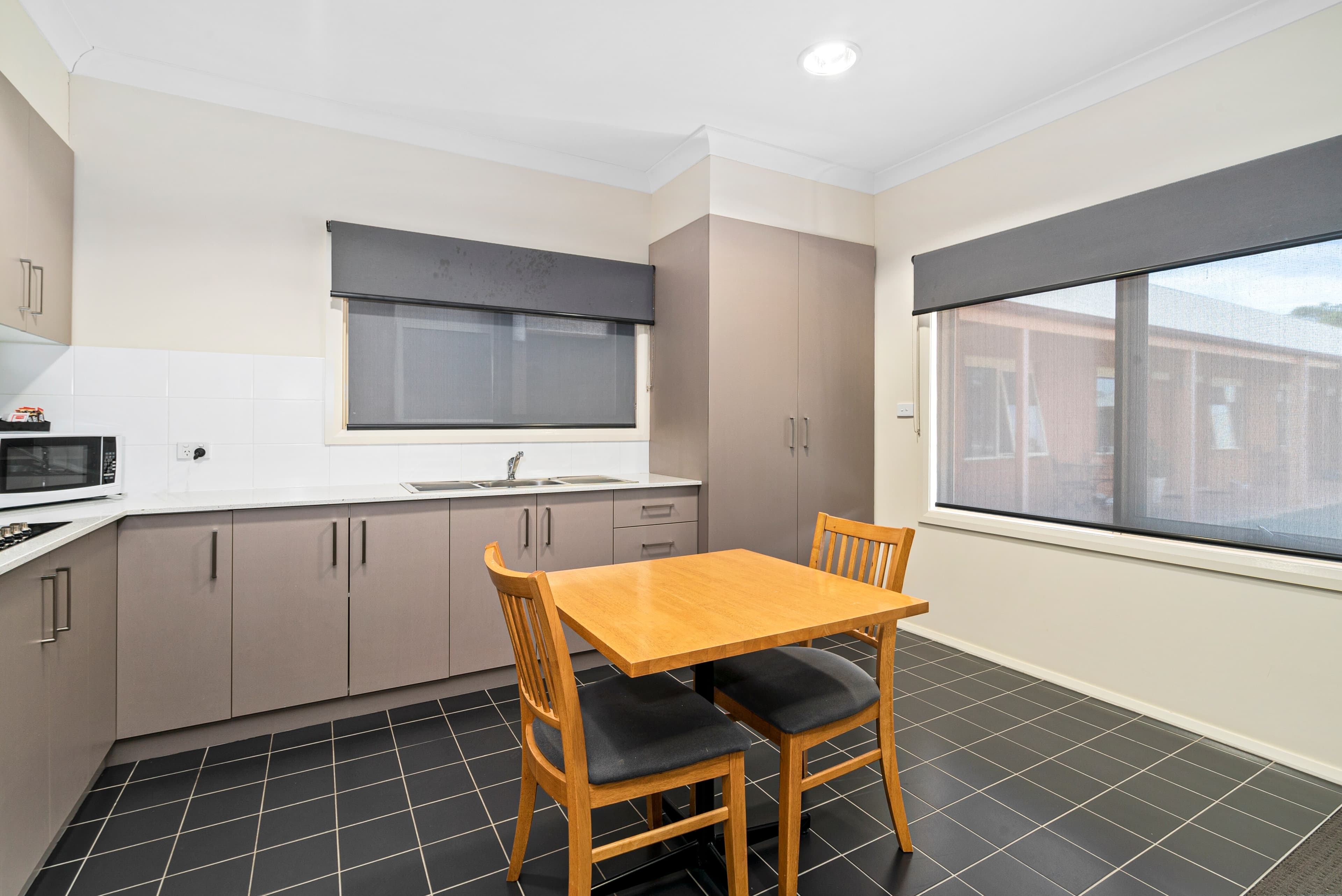 Comfort Inn Bishops Lodge - Image 5