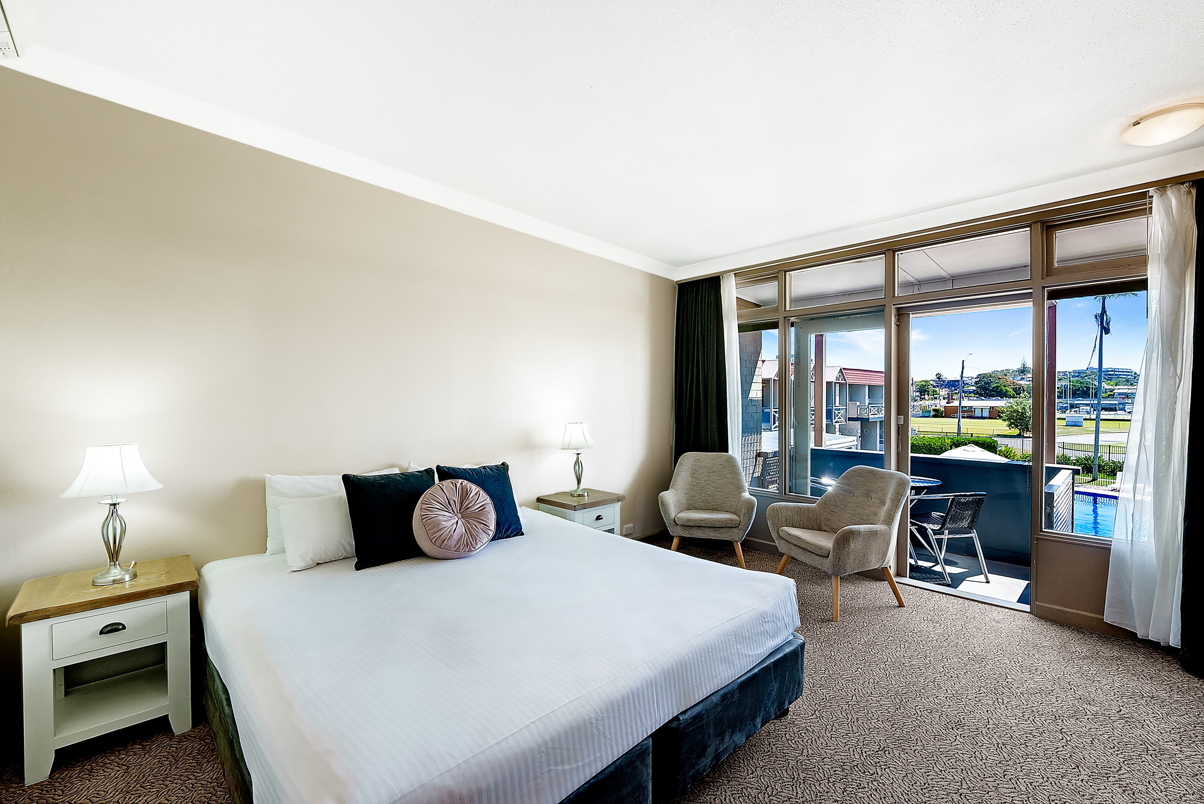 Comfort Resort Waters Edge - Image 4