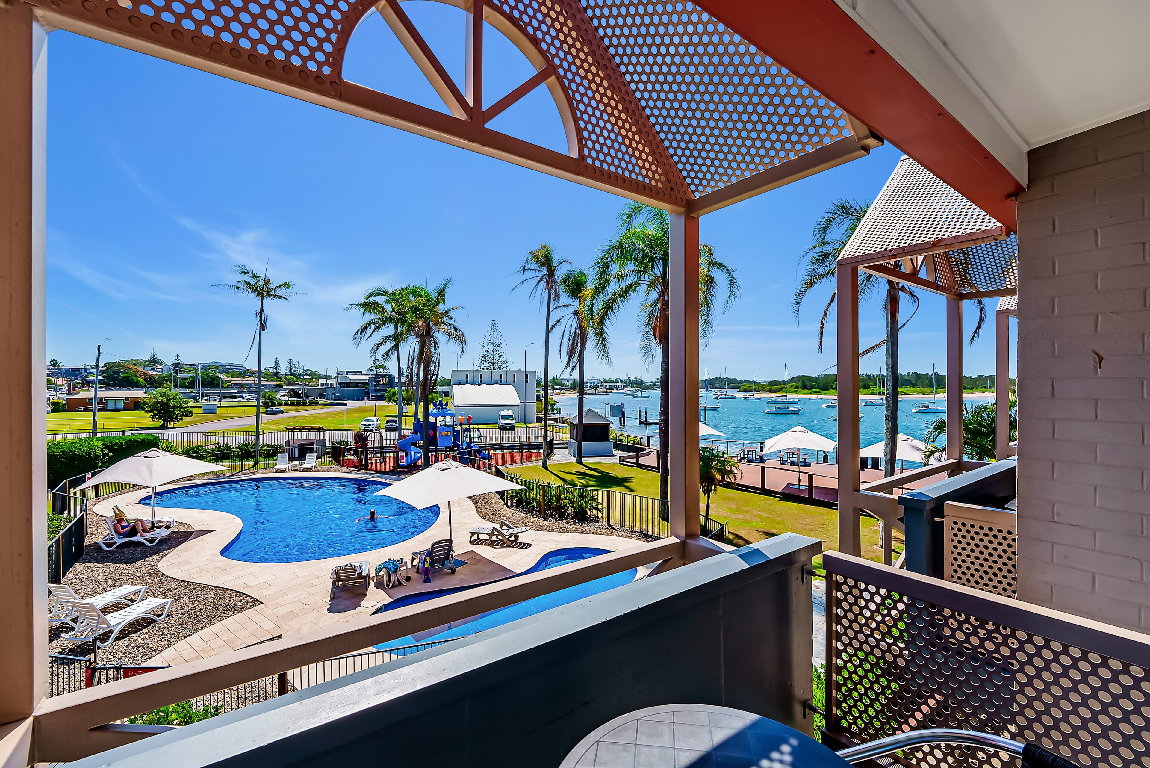 Comfort Resort Waters Edge - Image 5