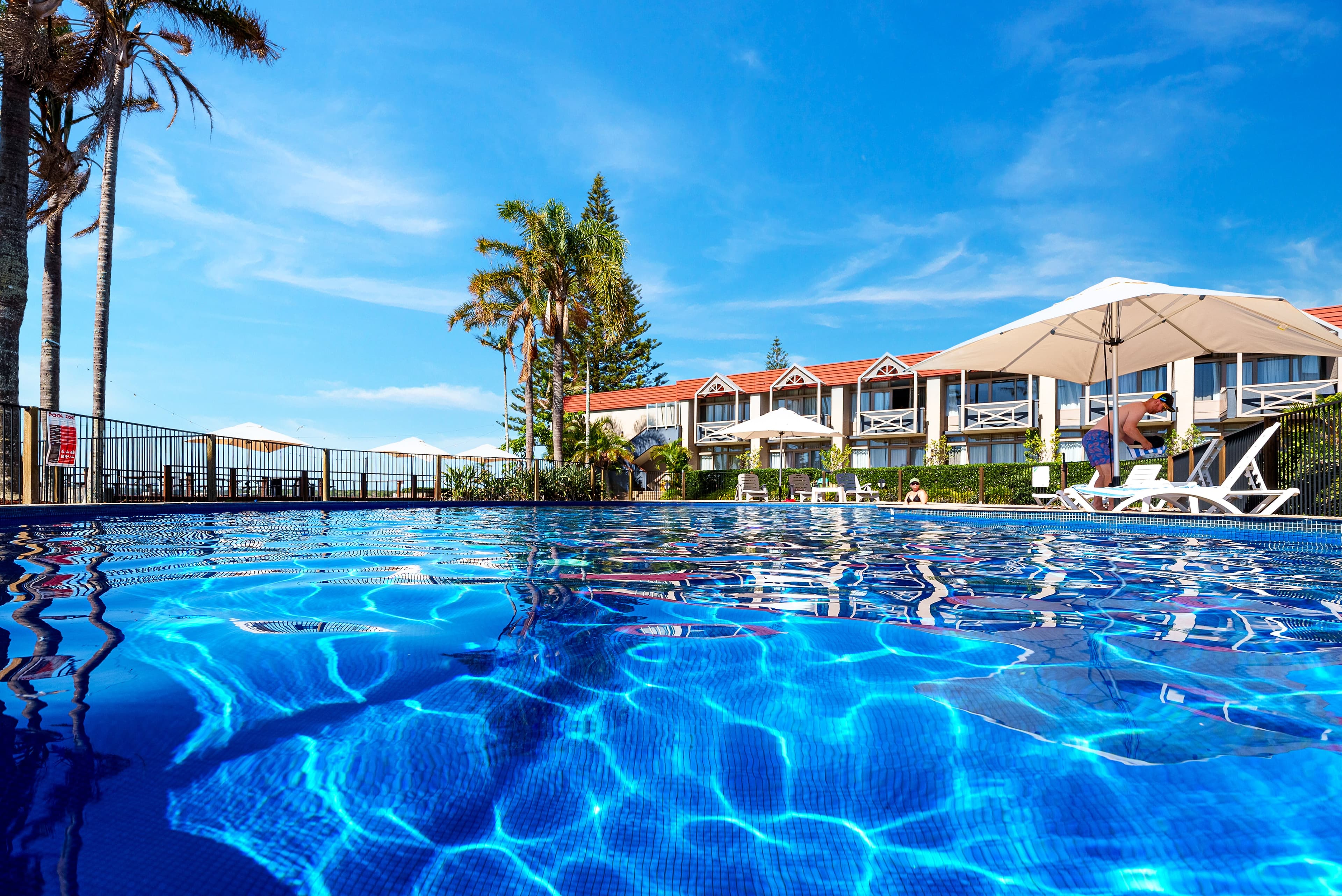 Comfort Resort Waters Edge - Image 1