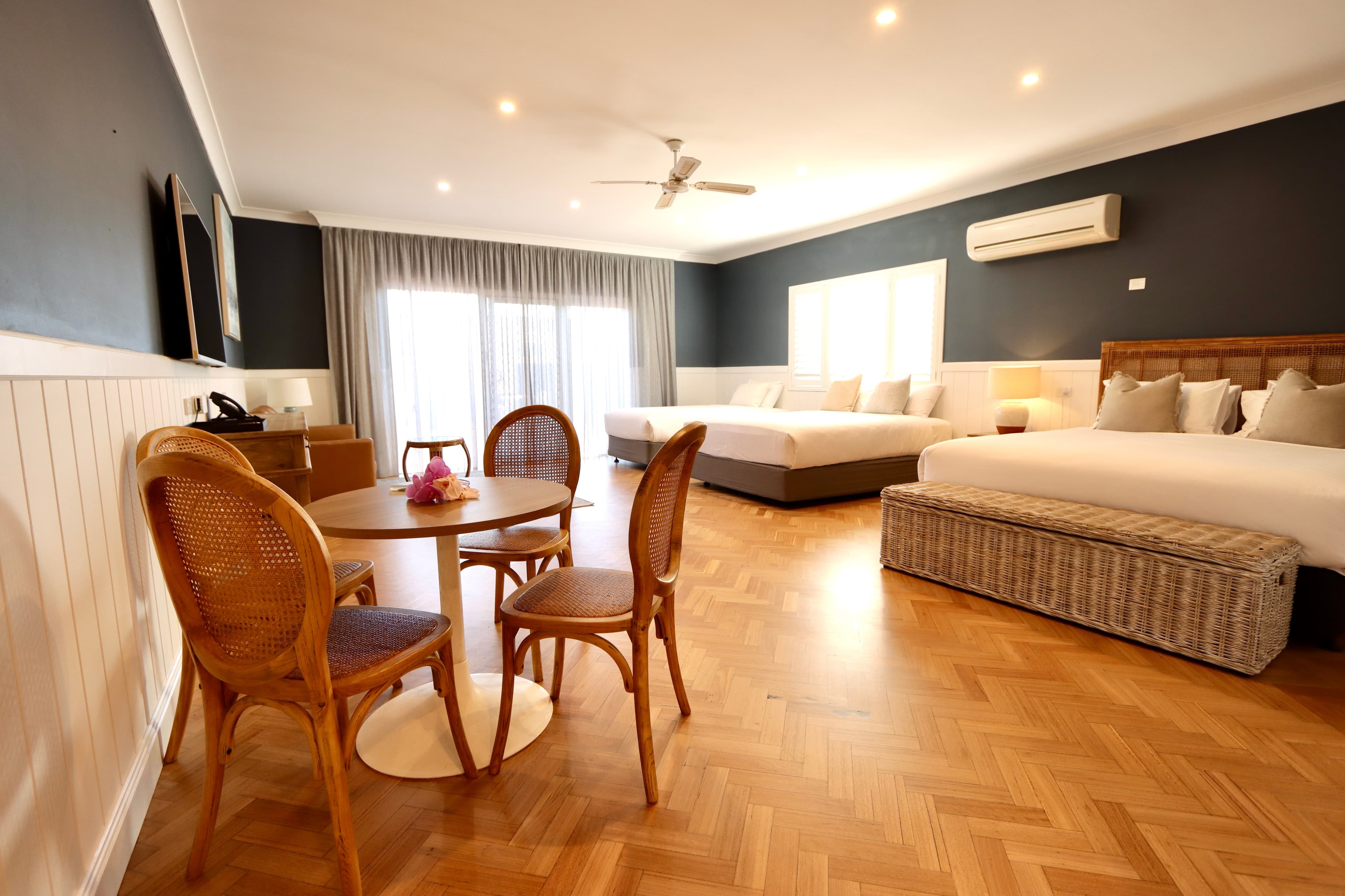 The Quarters, an Ascend Collection Hotel — 11