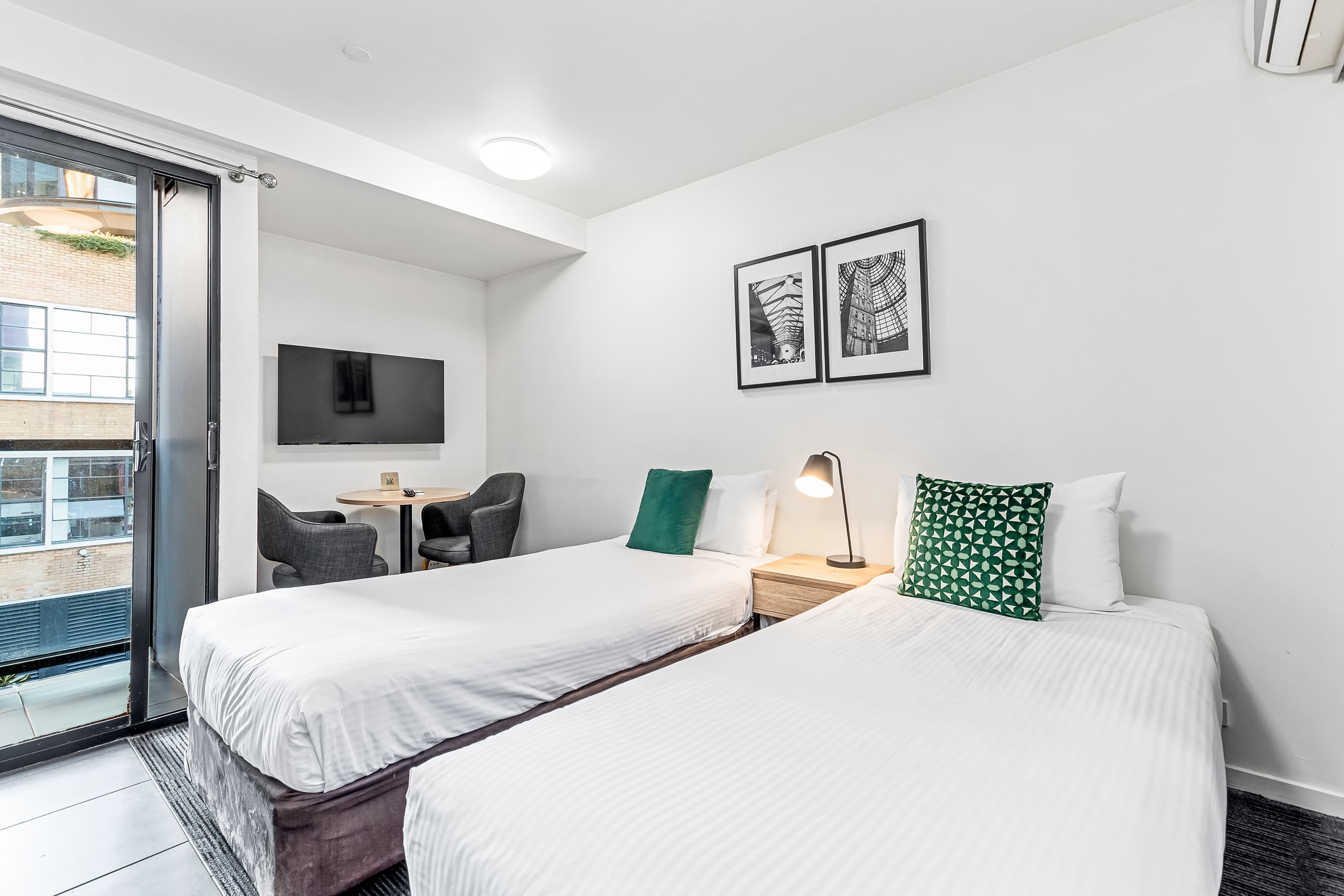 Quality Apartments North Melbourne - Image 3