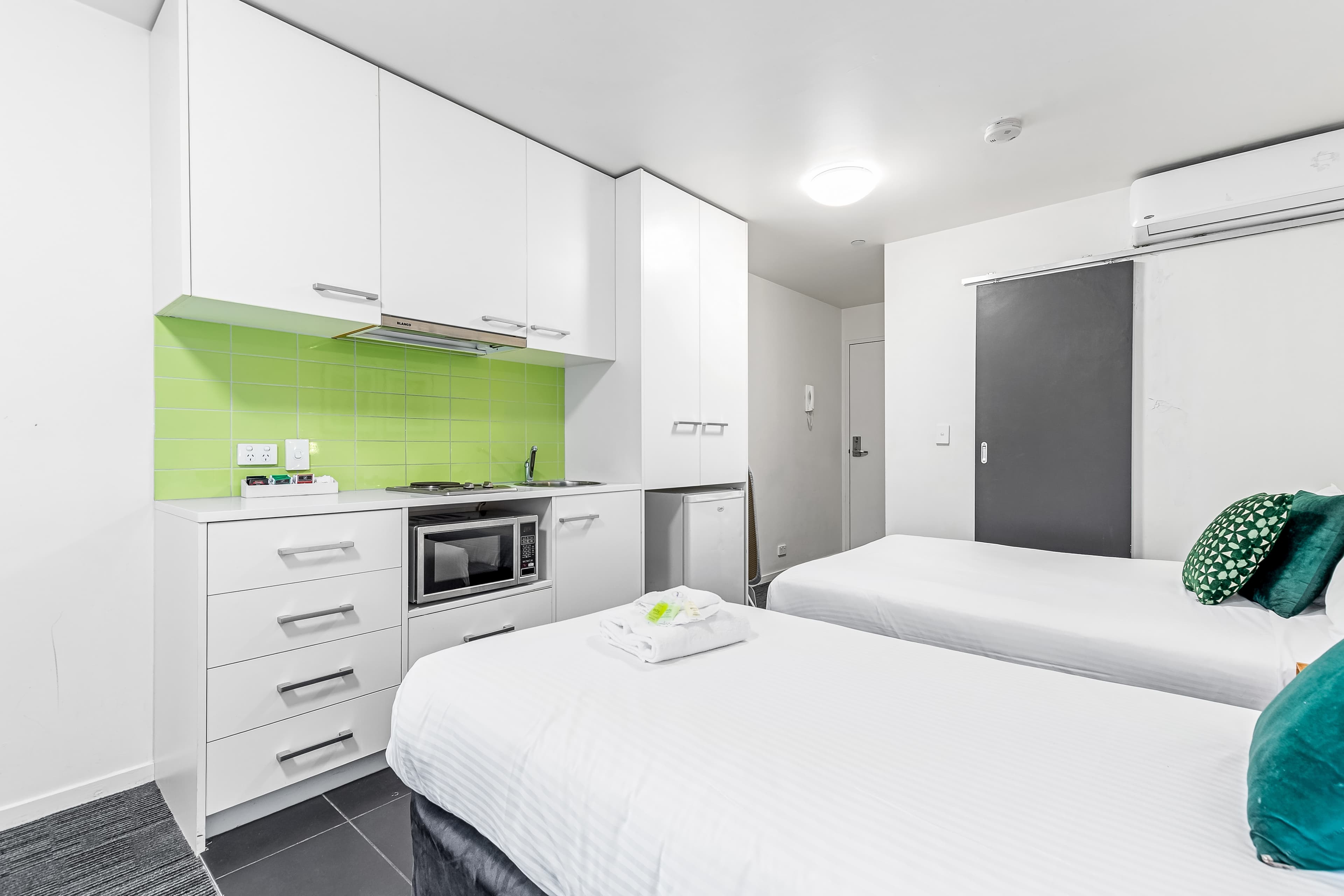 Quality Apartments North Melbourne — 18