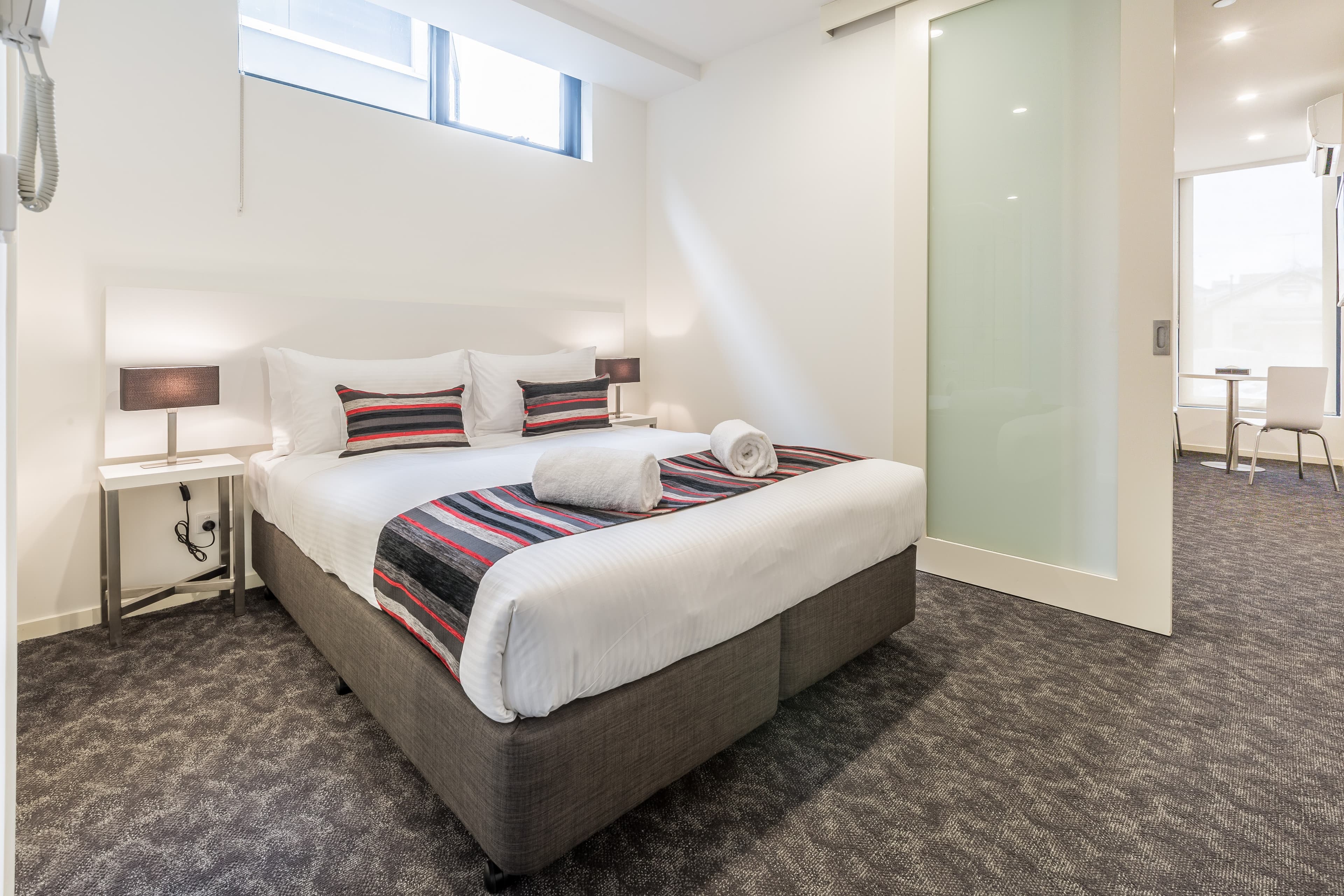 Comfort Apartments Box Hill - Image 4