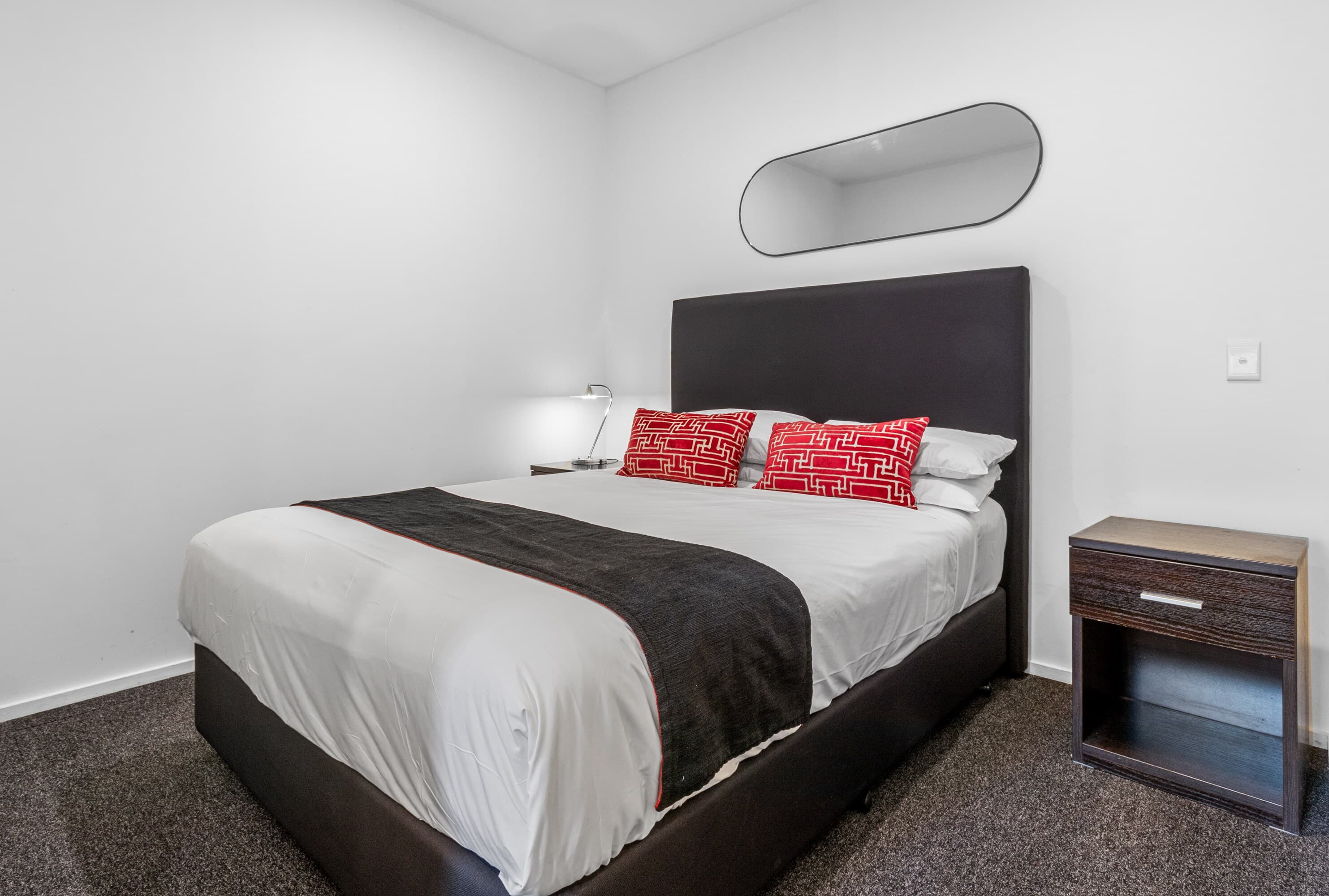 Comfort Apartments on Elizabeth - Image 3