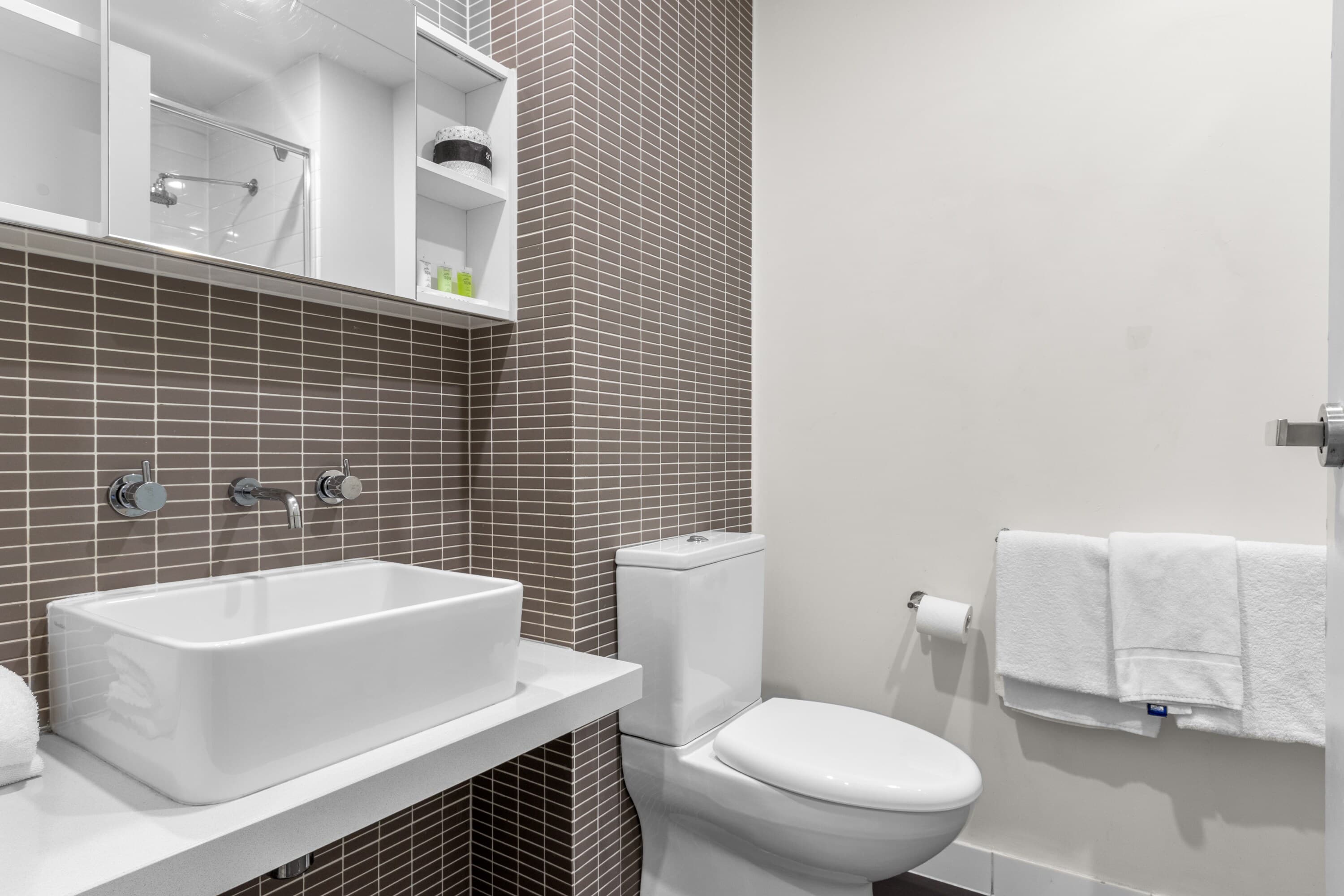 Comfort Apartments on Elizabeth - Image 4
