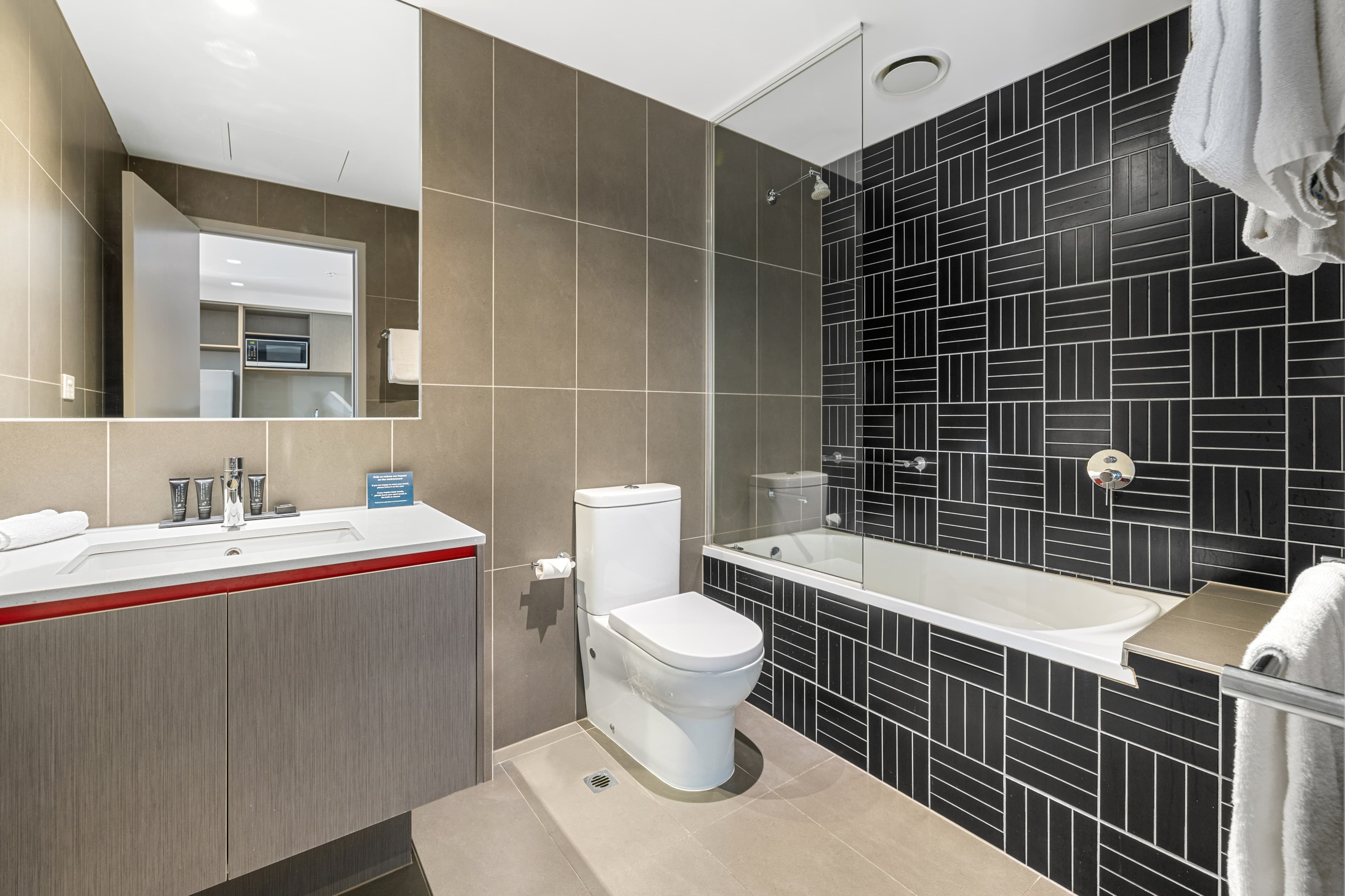 MainStay Suites Abbotsford — 22