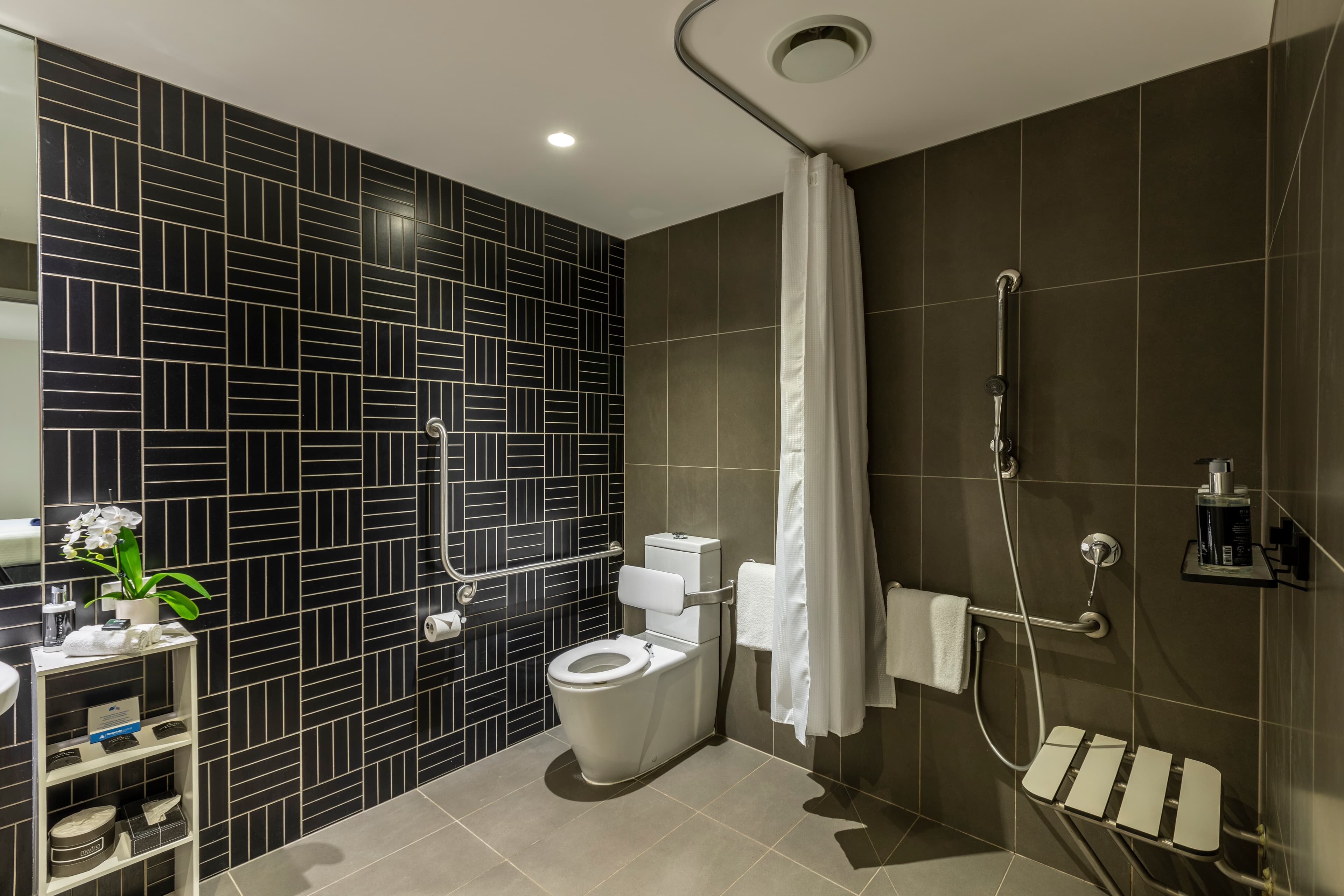 MainStay Suites Abbotsford — 14