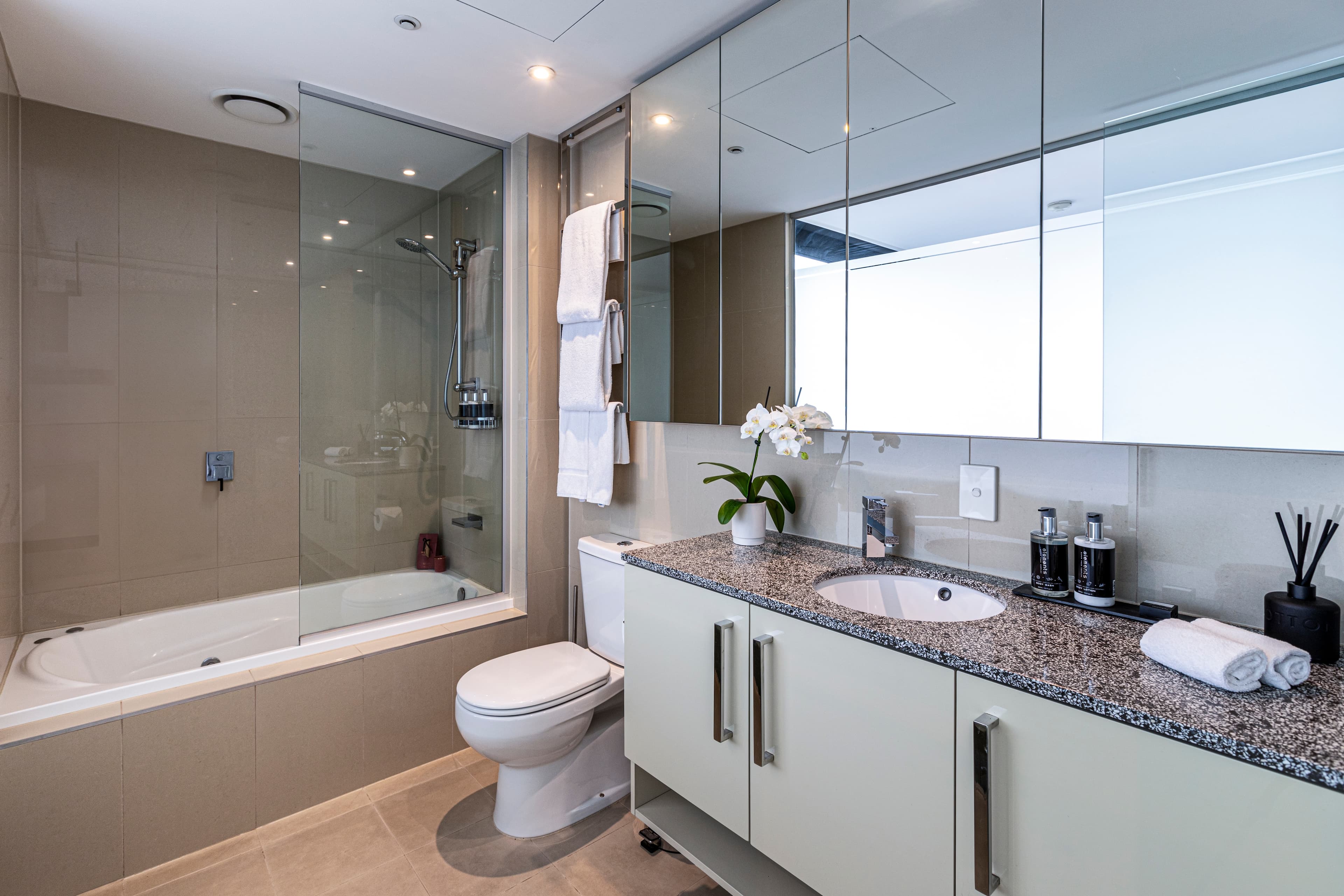 MainStay Suites Hawthorn — 17