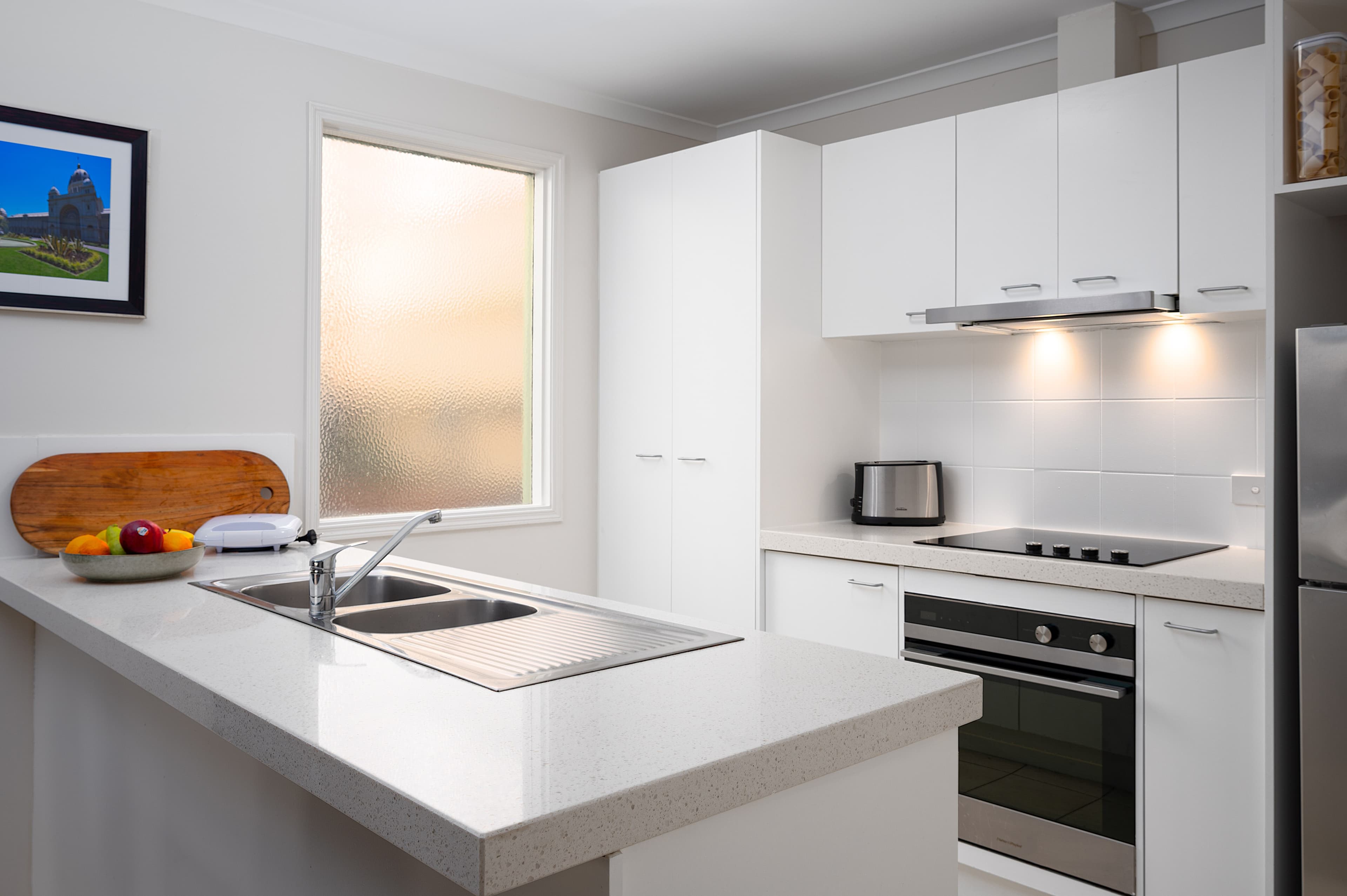 MainStay Suites Kew — 6
