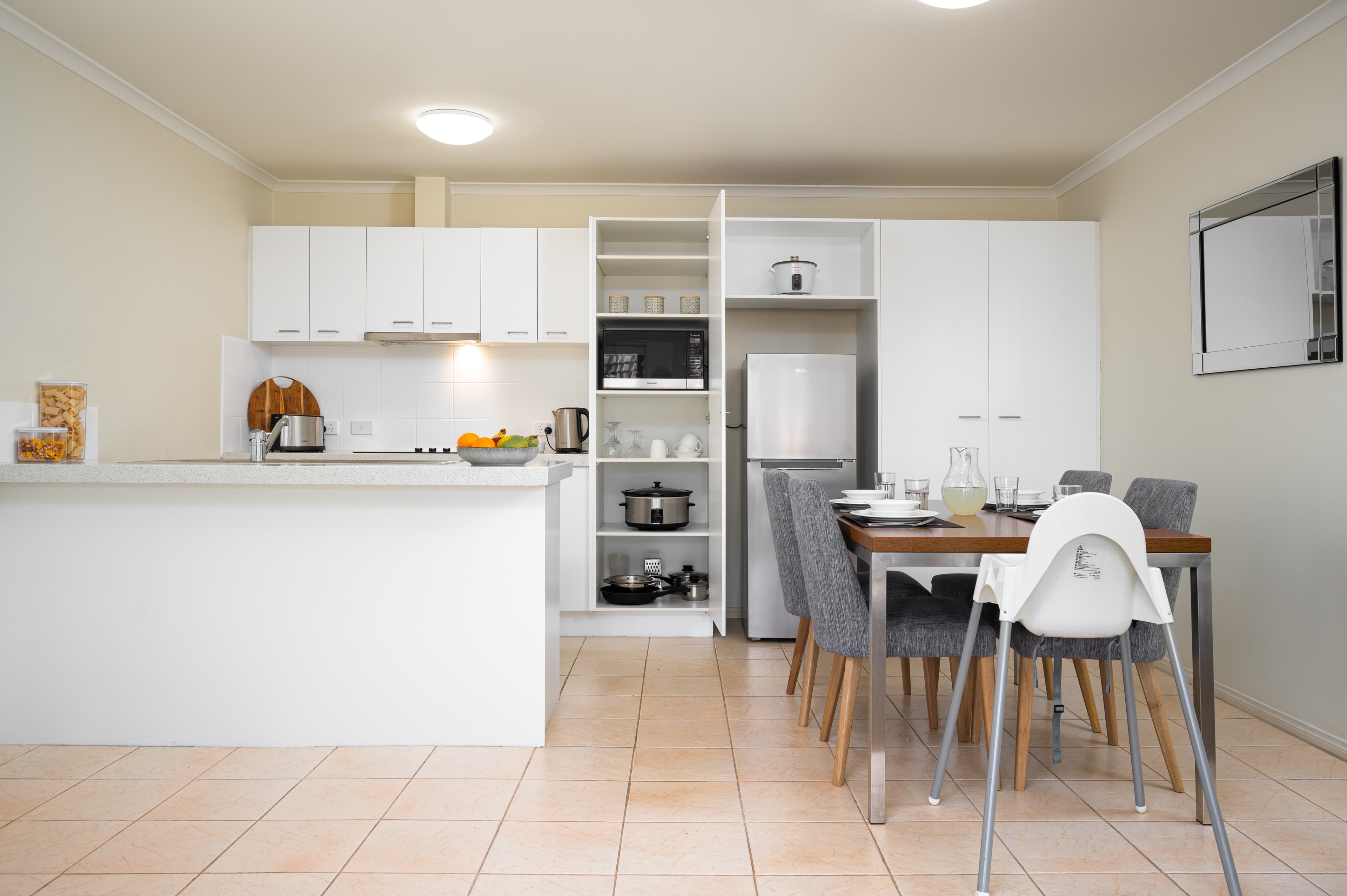 MainStay Suites Kew — 13
