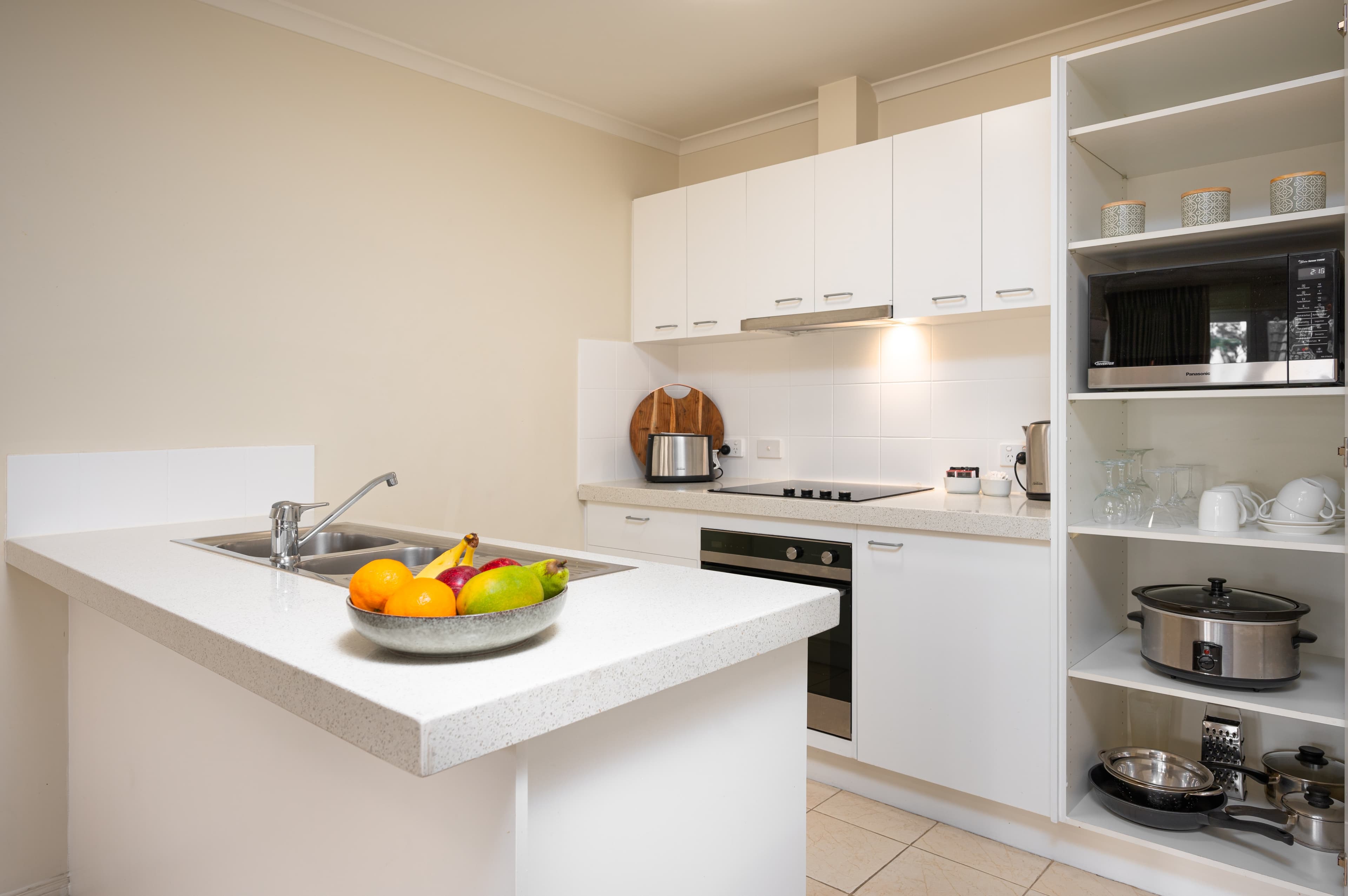 MainStay Suites Kew — 24