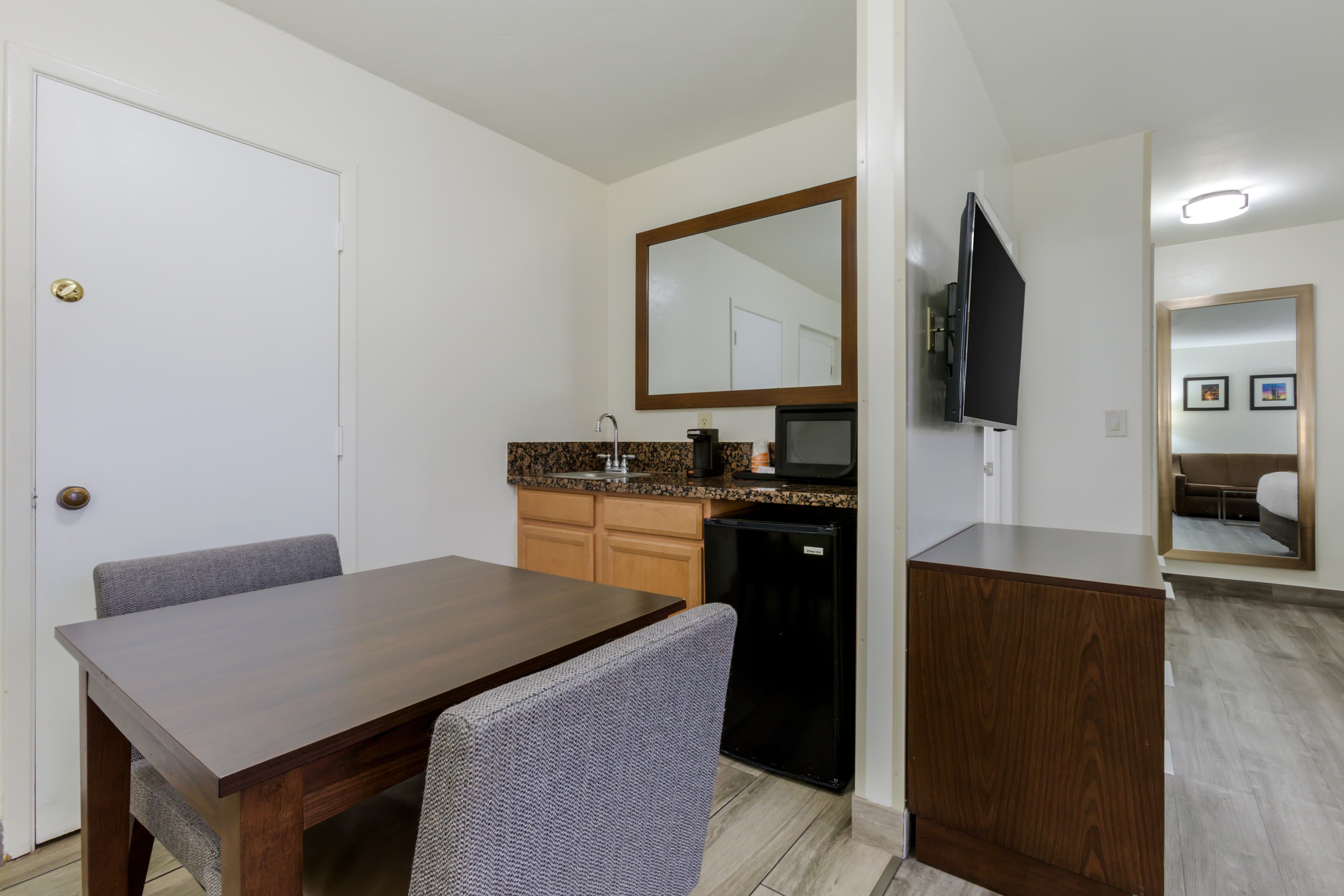 Comfort Suites Tucson near Sabino Canyon — 17