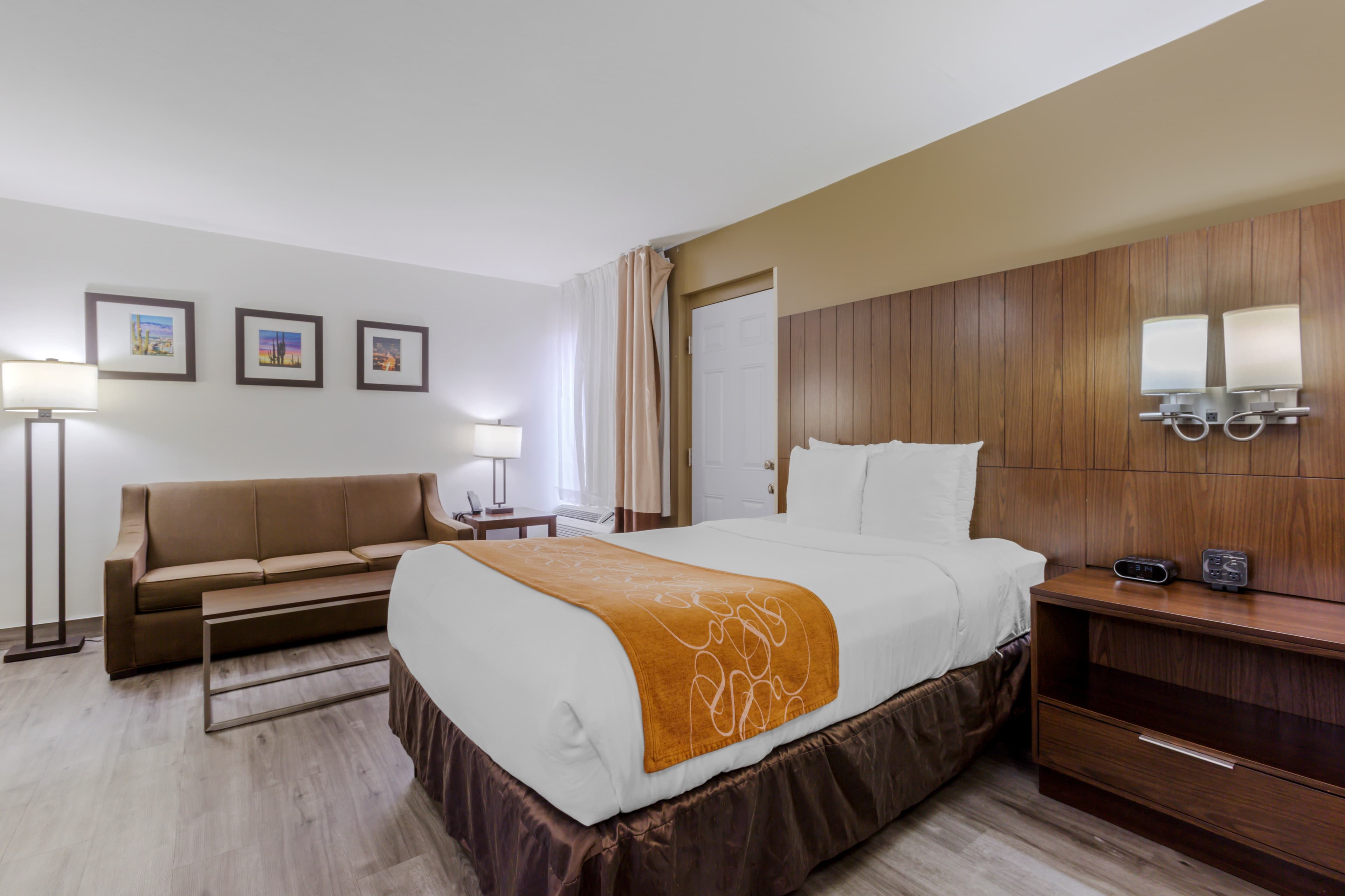 Comfort Suites Tucson near Sabino Canyon - Image 4