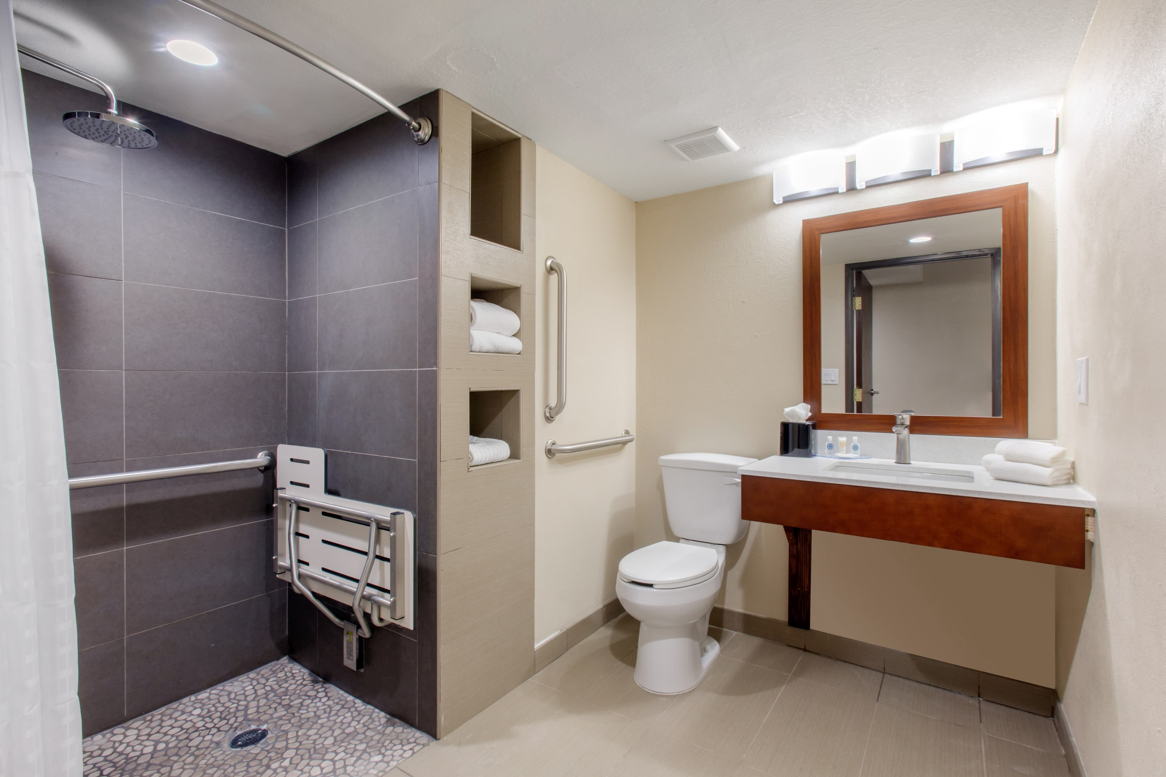Comfort Inn & Suites Pinetop Show Low — 6