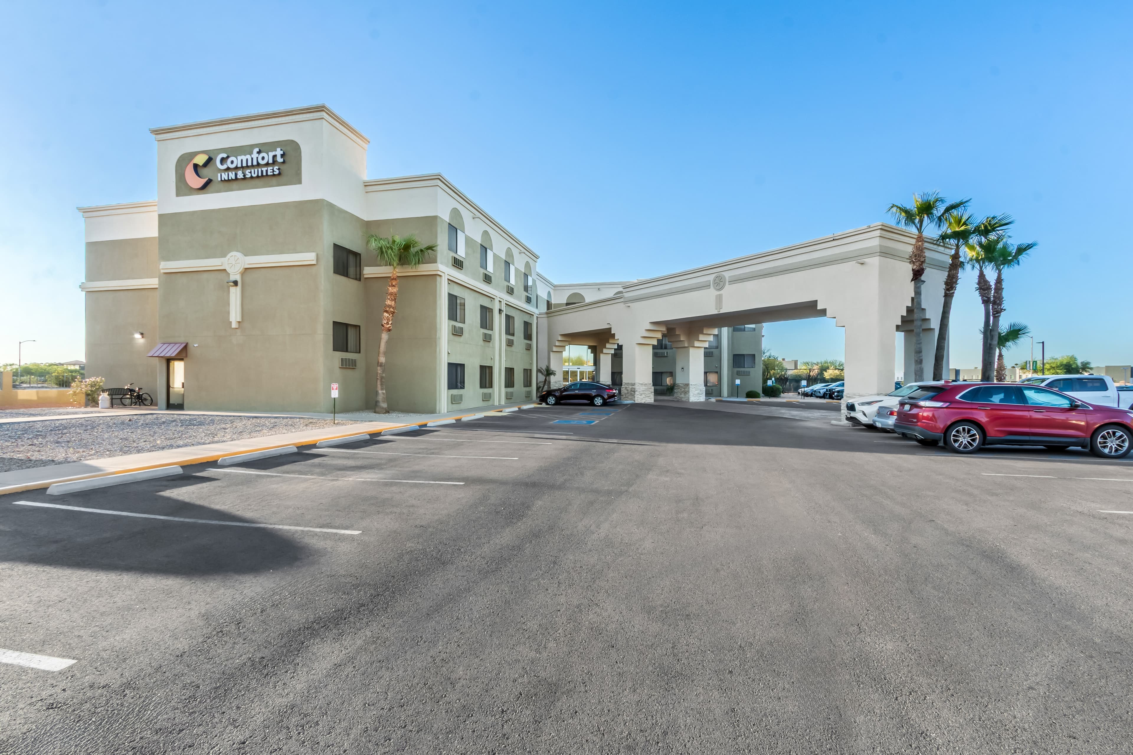 Comfort Inn & Suites Surprise Near Sun City West - Image 1