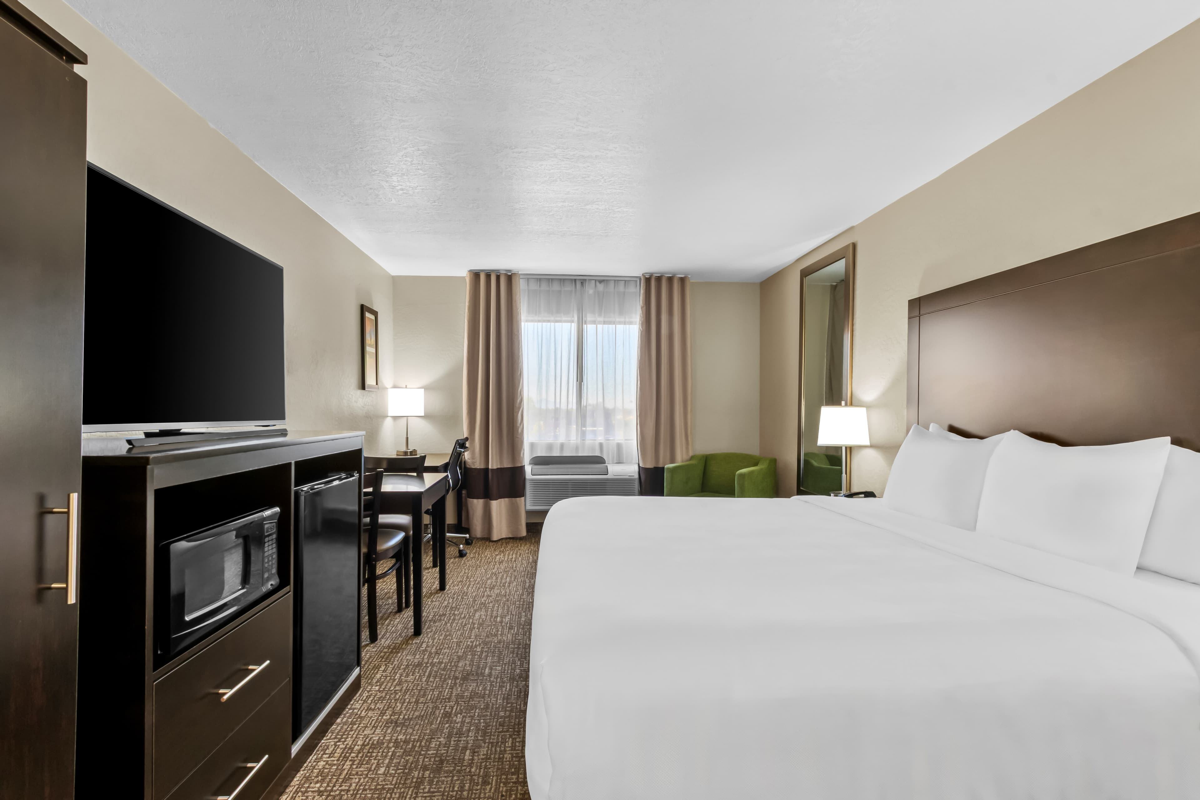 Comfort Inn & Suites Surprise Near Sun City West — 10