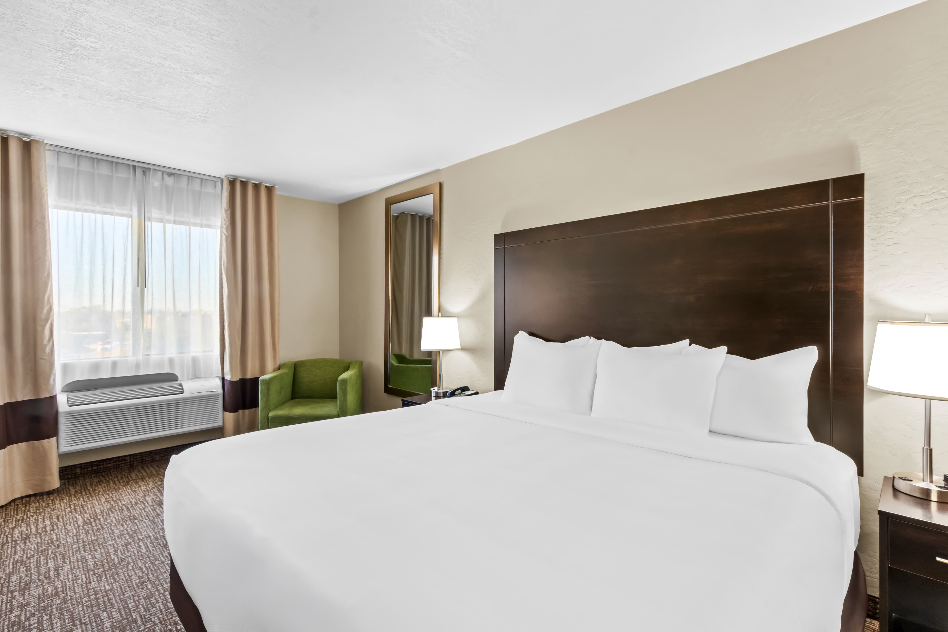 Comfort Inn & Suites Surprise Near Sun City West — 12