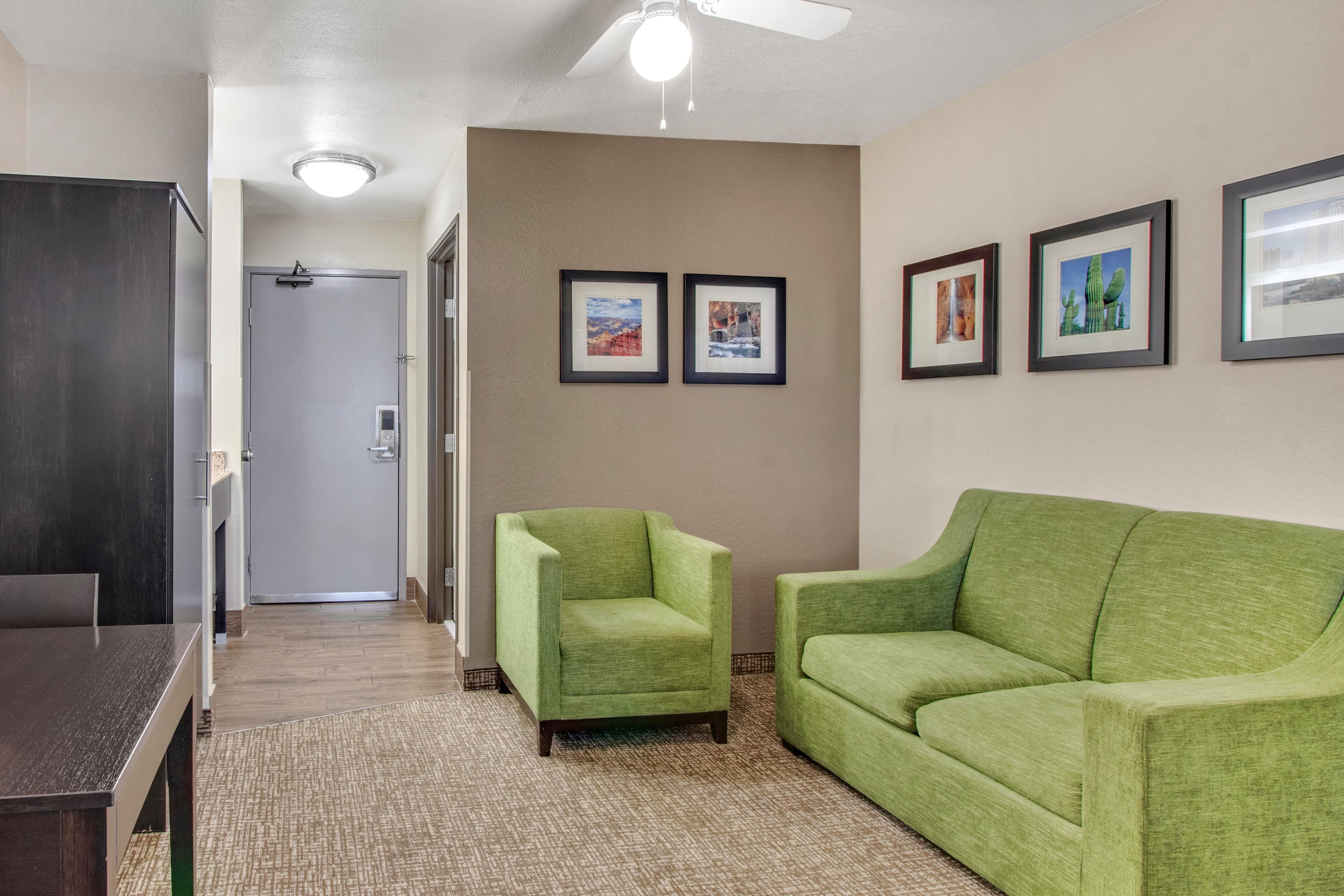 Comfort Inn & Suites Surprise Near Sun City West — 24