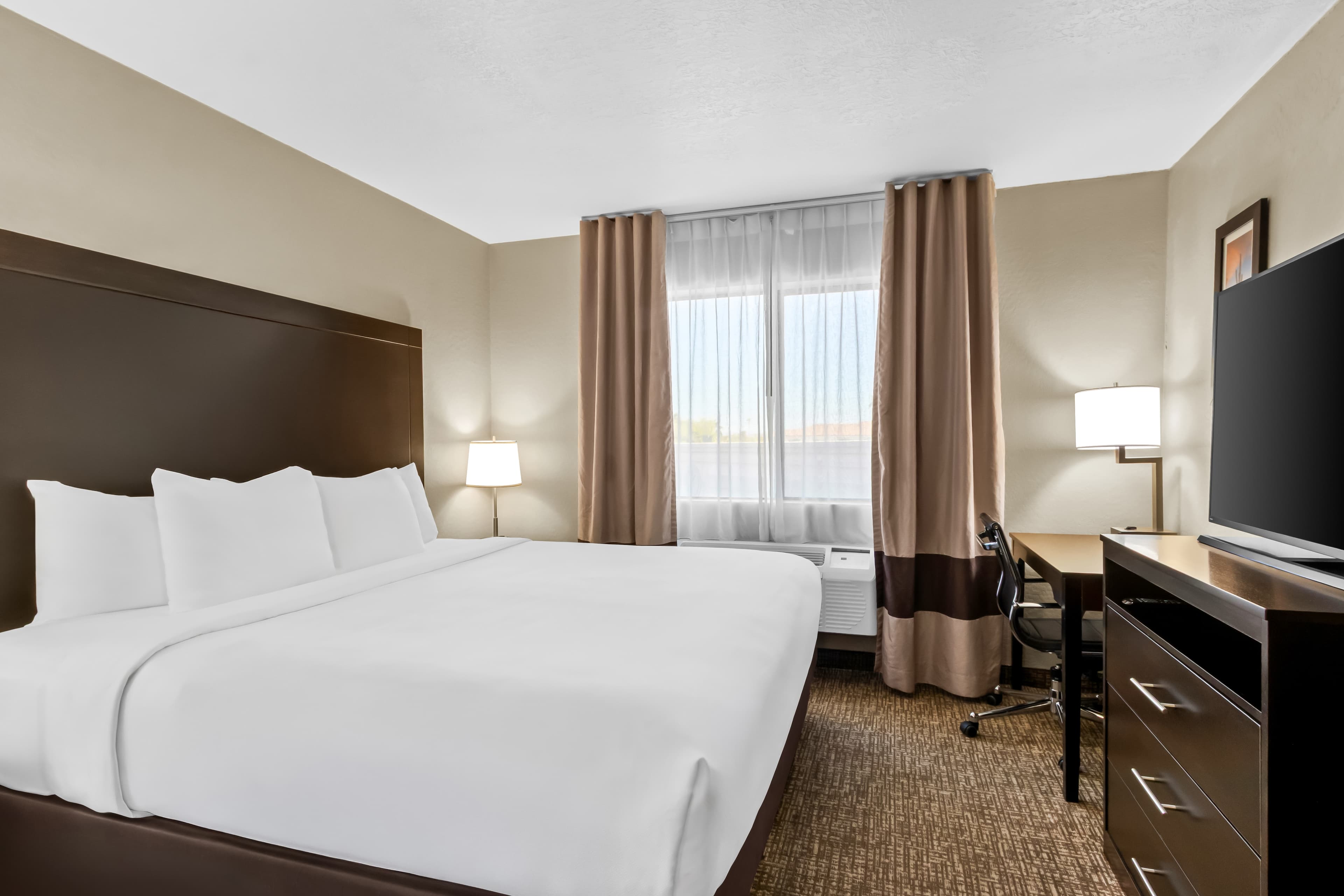 Comfort Inn & Suites Surprise Near Sun City West — 25