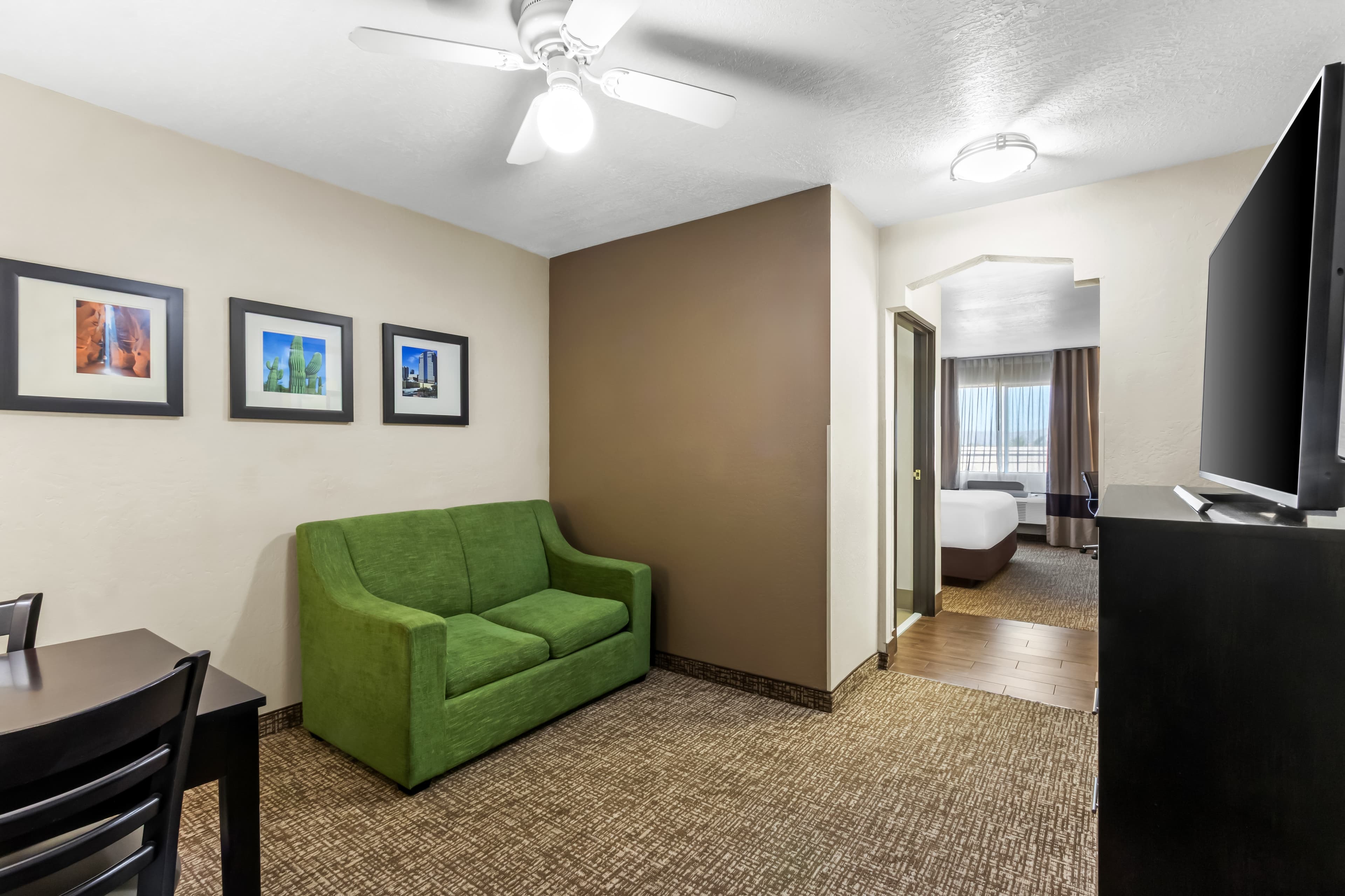 Comfort Inn & Suites Surprise Near Sun City West — 28