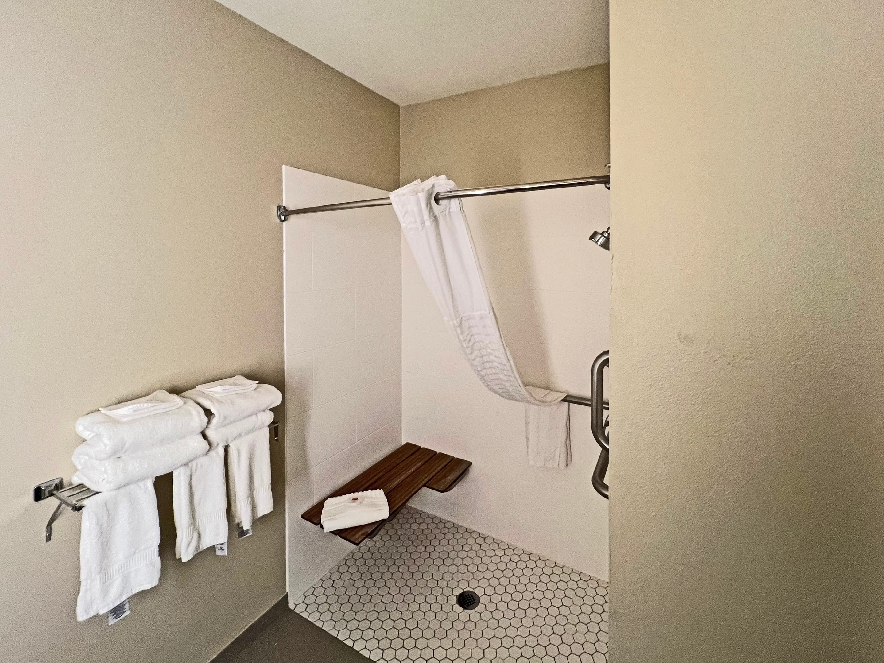 Comfort Suites Peoria Sports Complex — 8