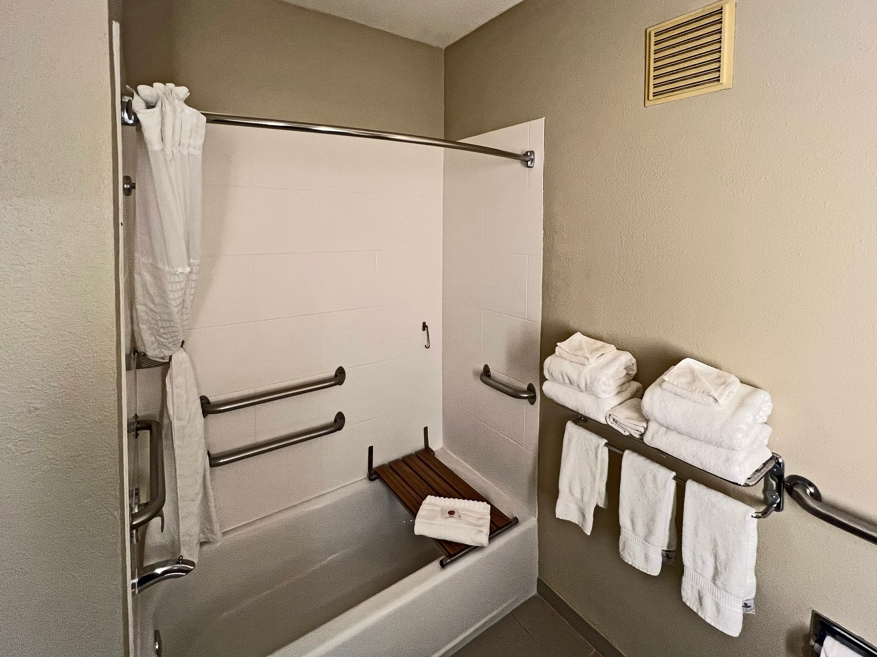 Comfort Suites Peoria Sports Complex — 10