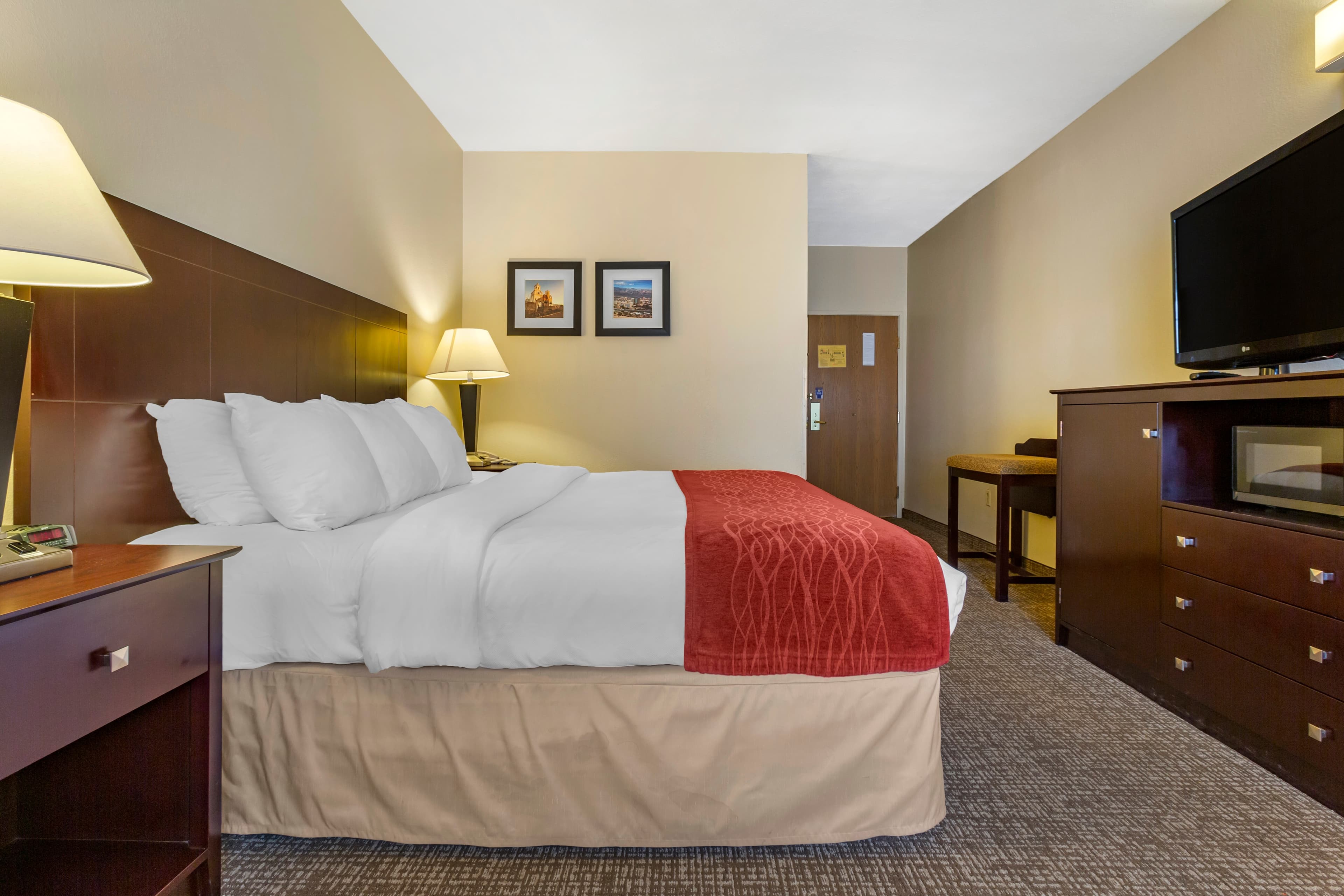 Comfort Inn & Suites North Tucson Marana - Image 4