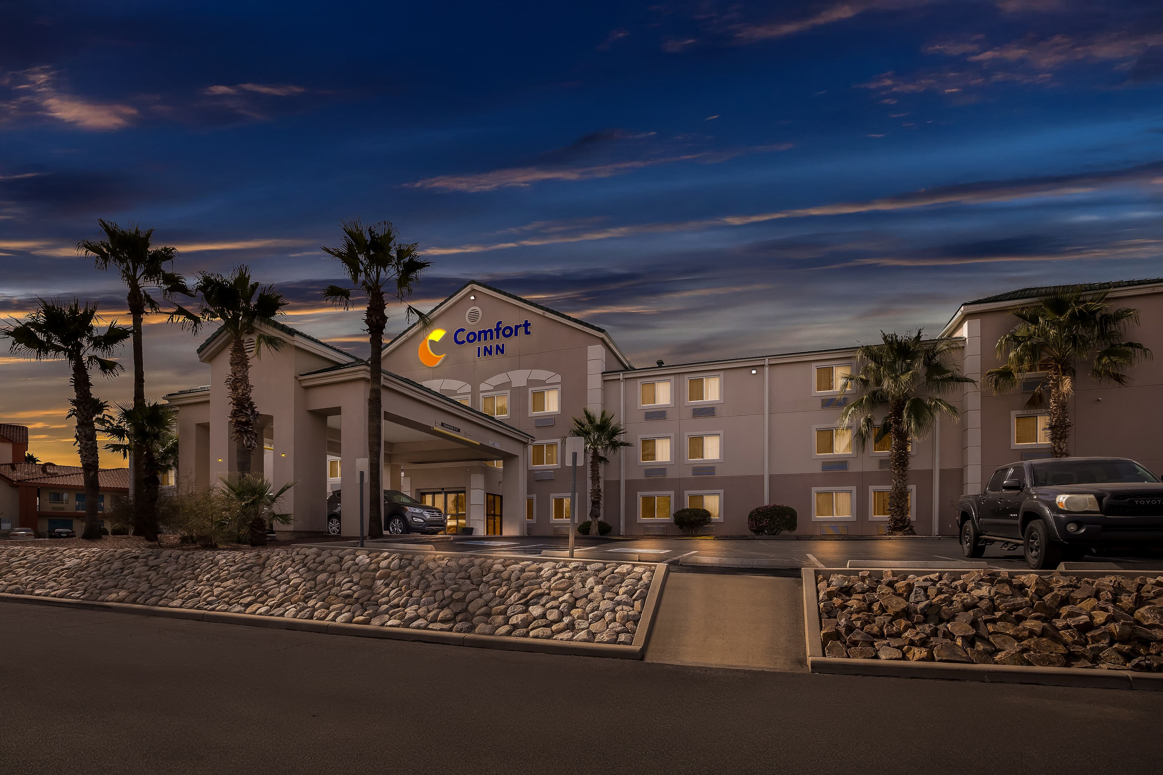 Comfort Inn Tucson Central - Image 1