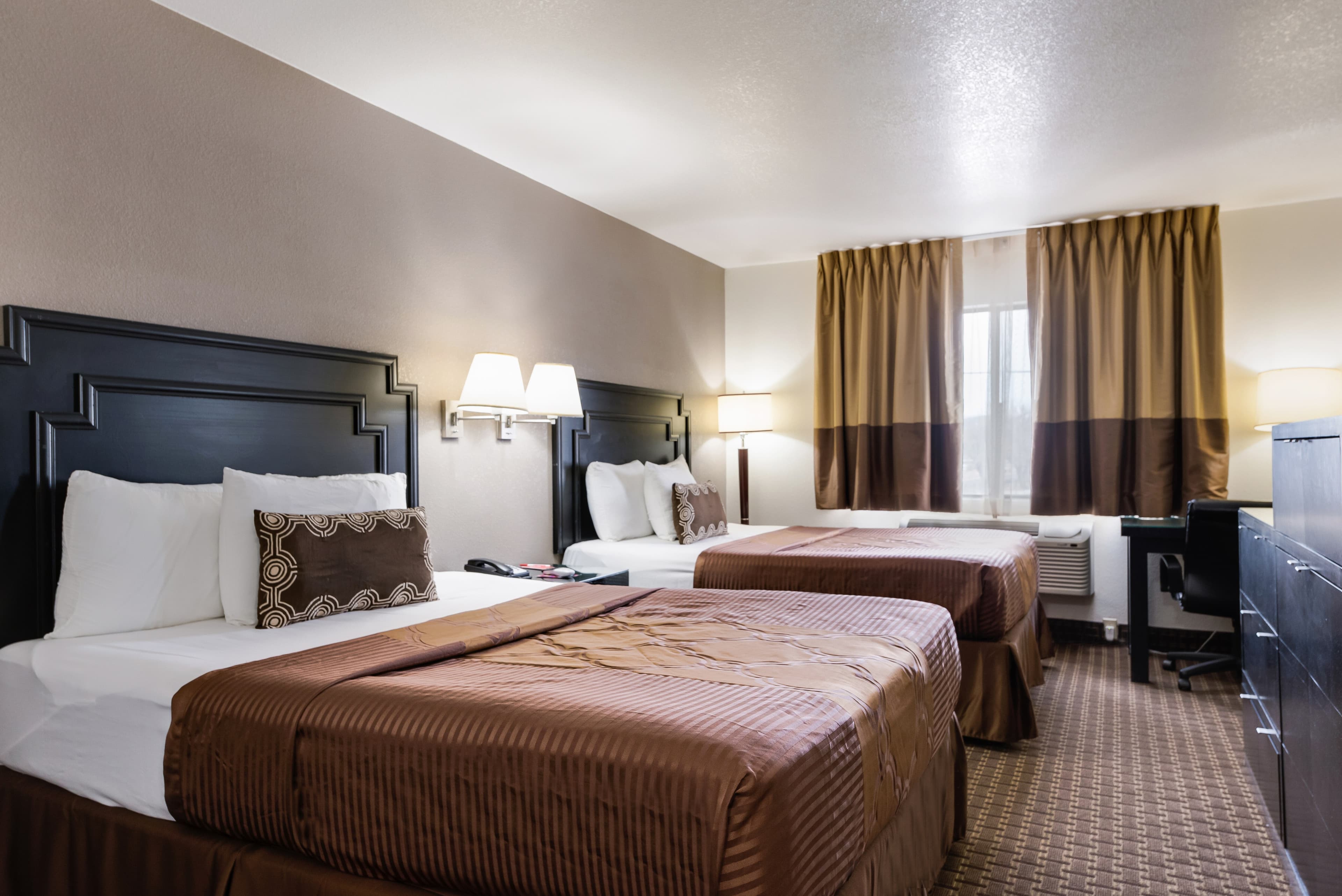 Econo Lodge Inn & Suites Williams - Grand Canyon Area — 14