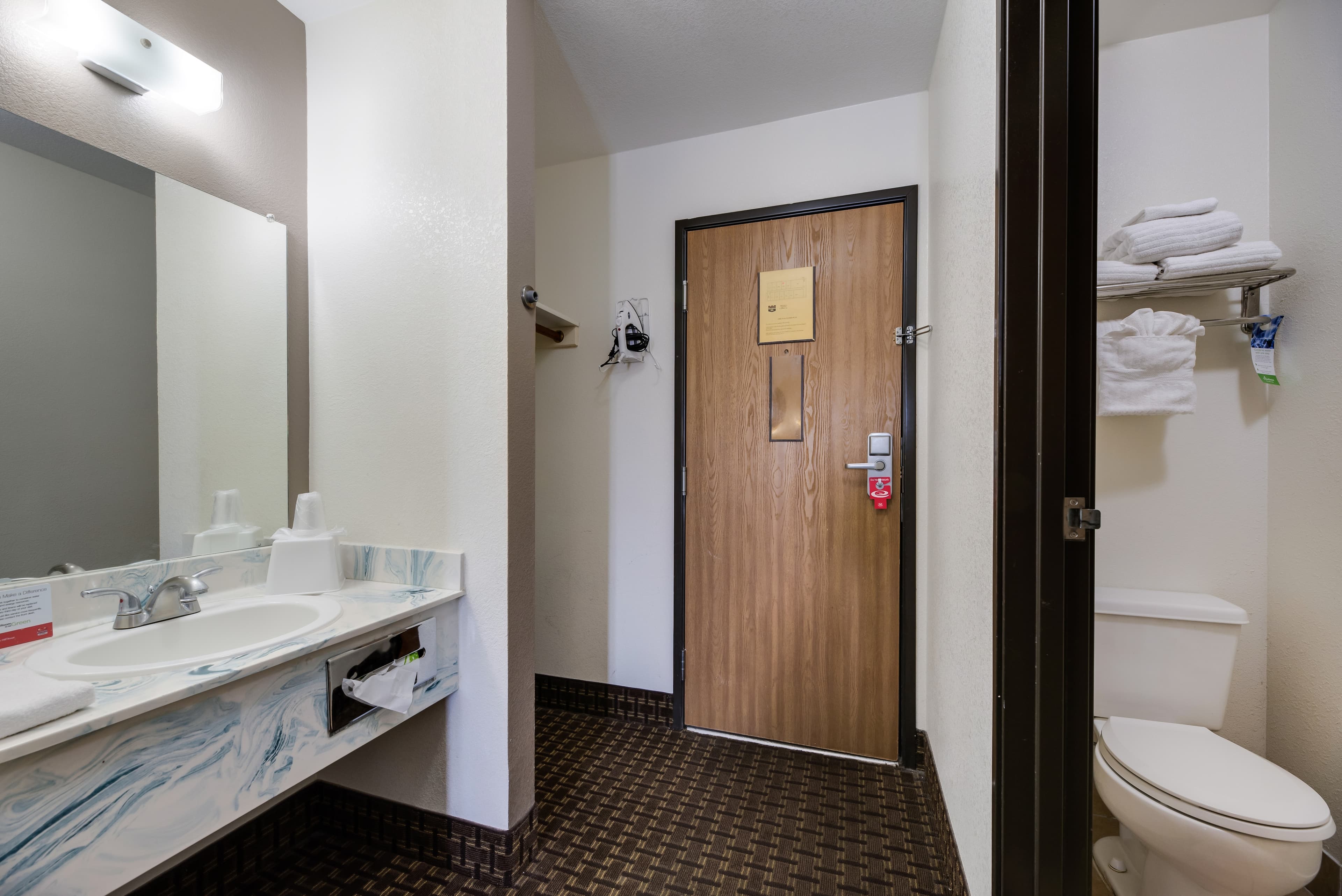 Econo Lodge Inn & Suites Williams - Grand Canyon Area — 17