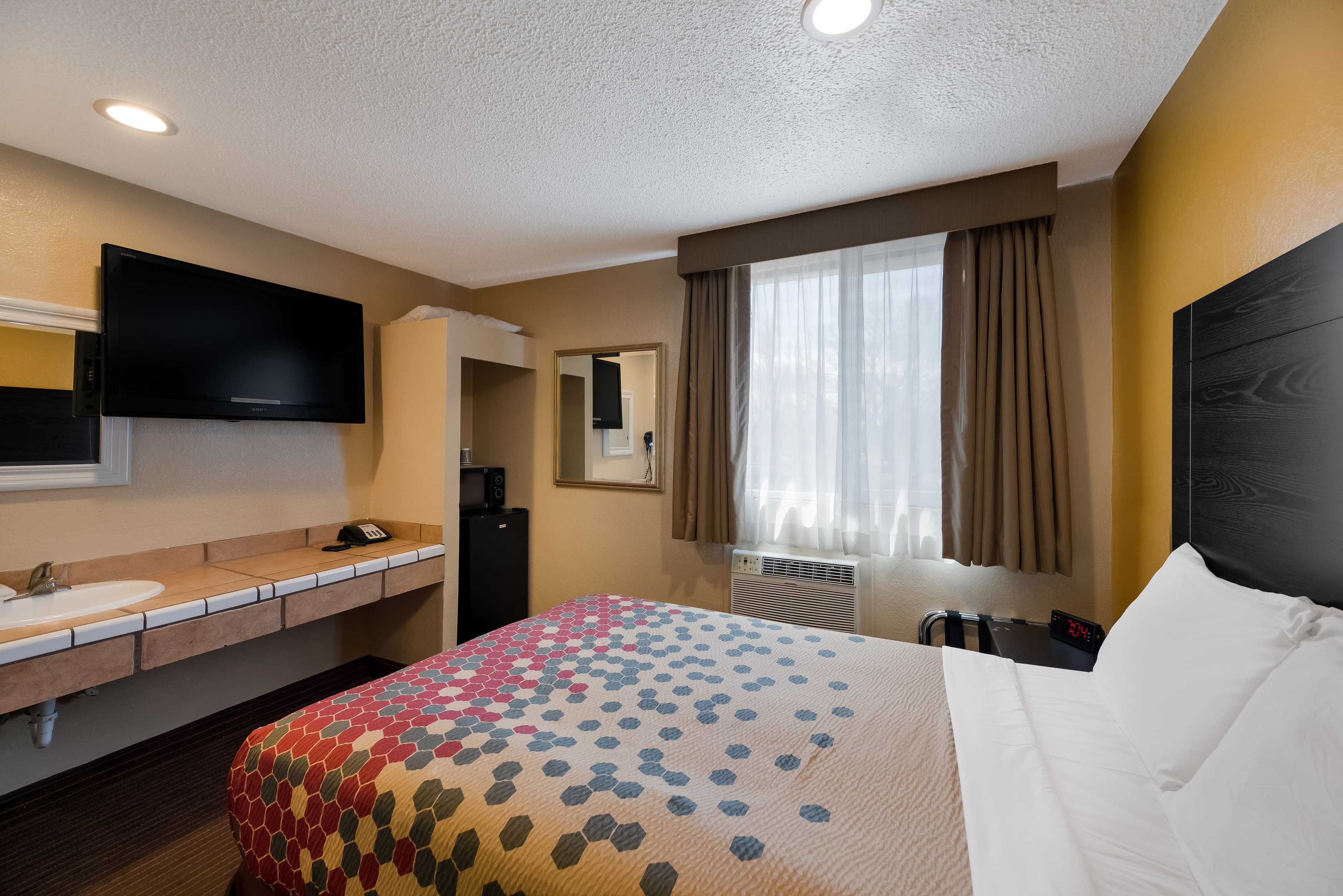 Rodeway Inn Flagstaff-Downtown — 11
