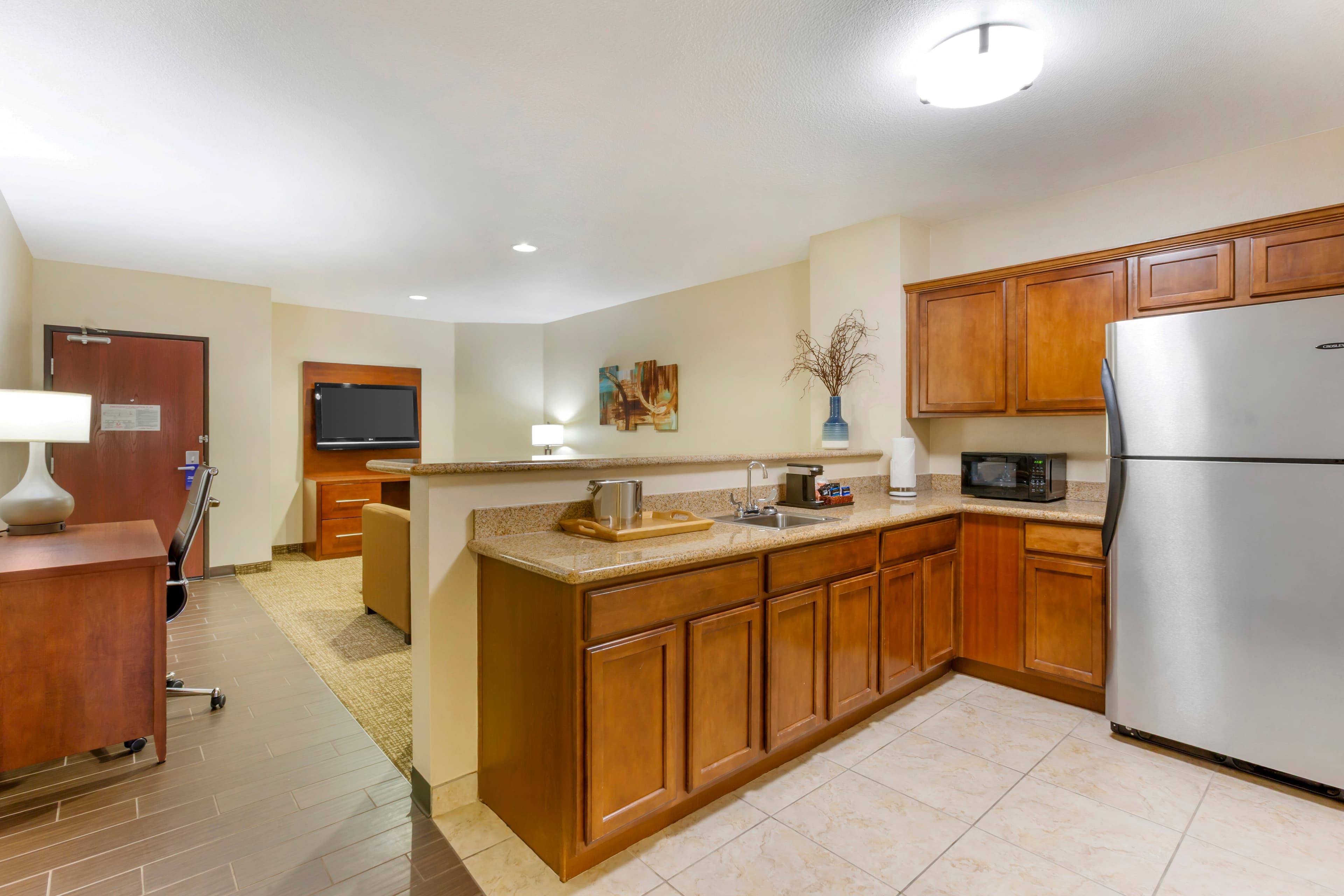 Comfort Suites Glendale - State Farm Stadium Area - Image 4