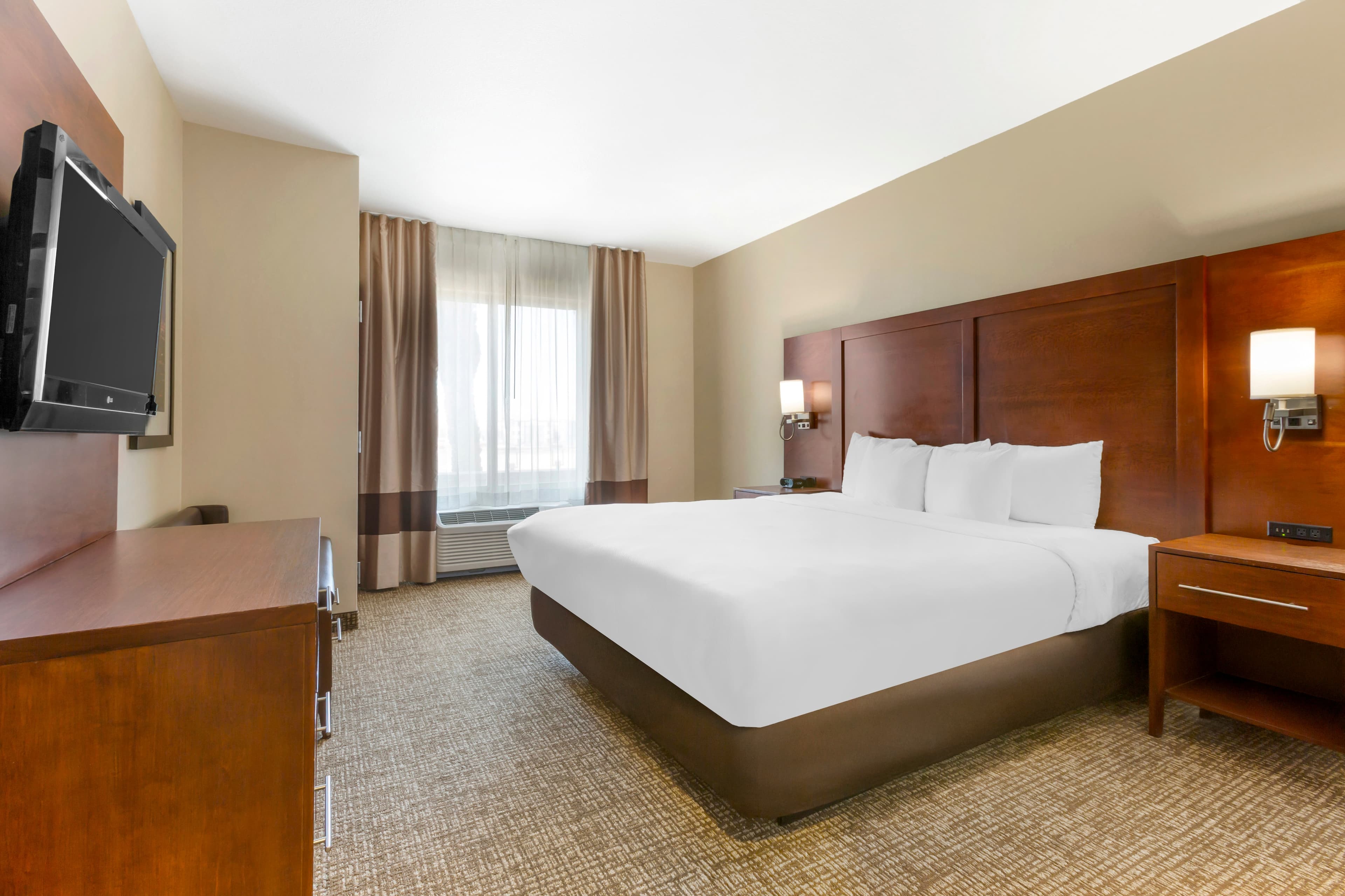 Comfort Suites Glendale - State Farm Stadium Area — 6