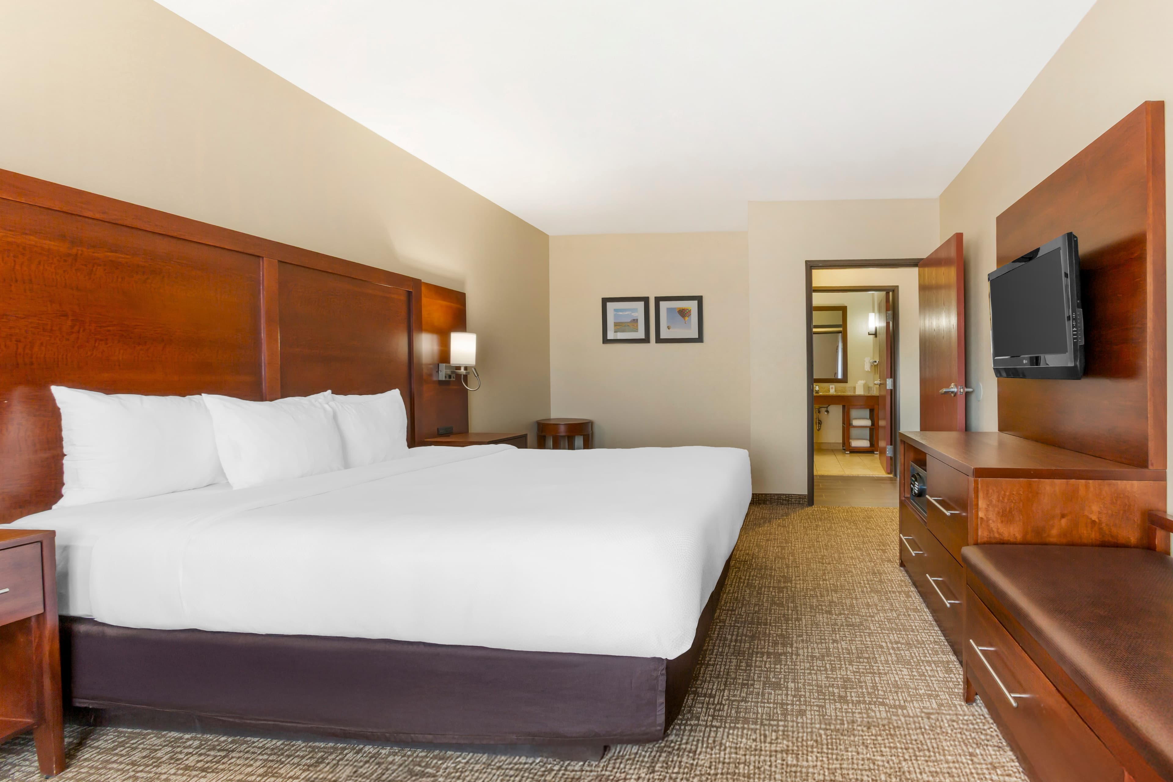 Comfort Suites Glendale - State Farm Stadium Area — 7