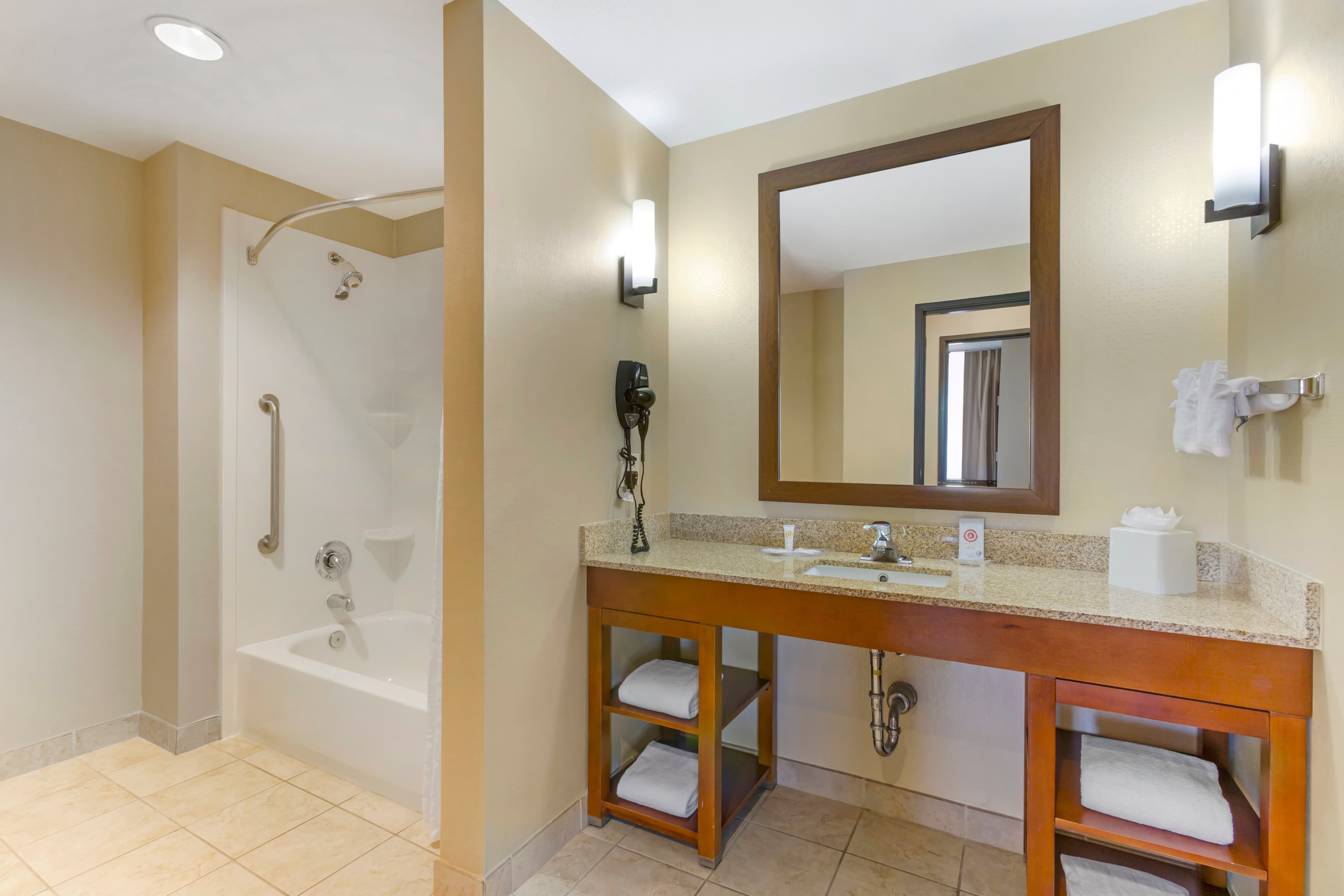 Comfort Suites Glendale - State Farm Stadium Area — 9